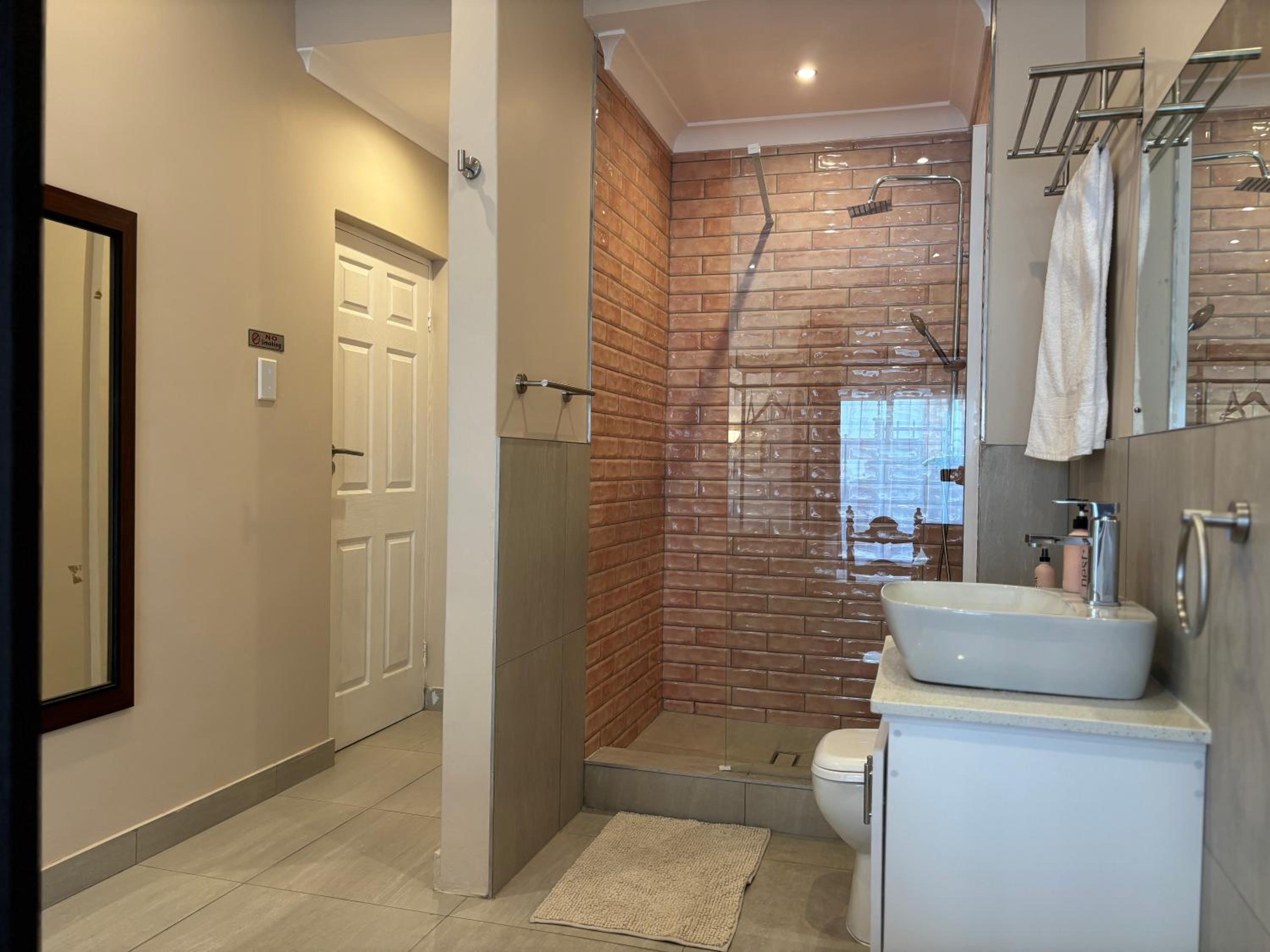 La Casa Blanca - Emmarentia, Johannesburg