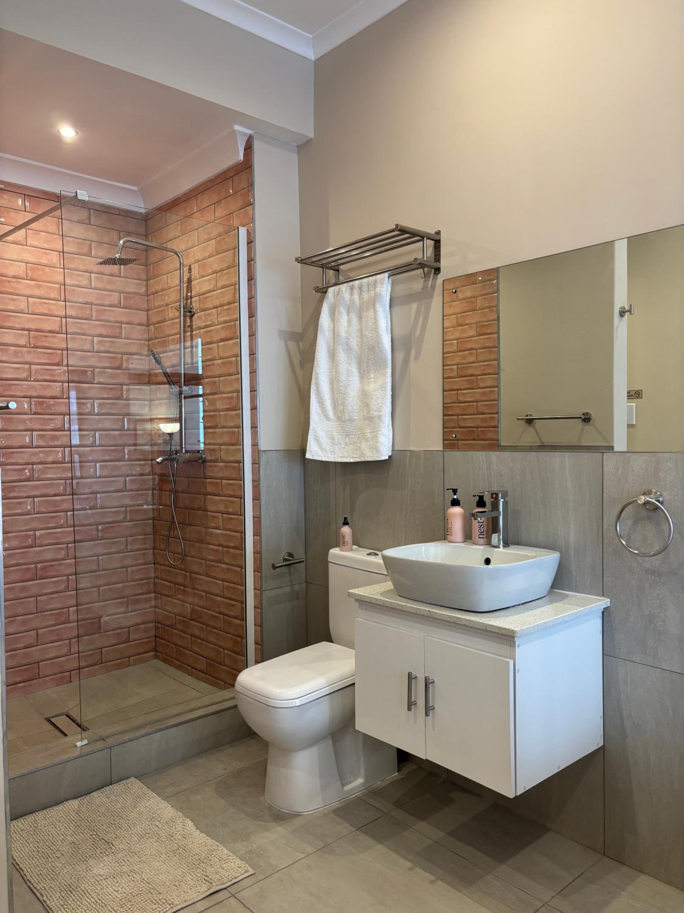 La Casa Blanca - Emmarentia, Johannesburg