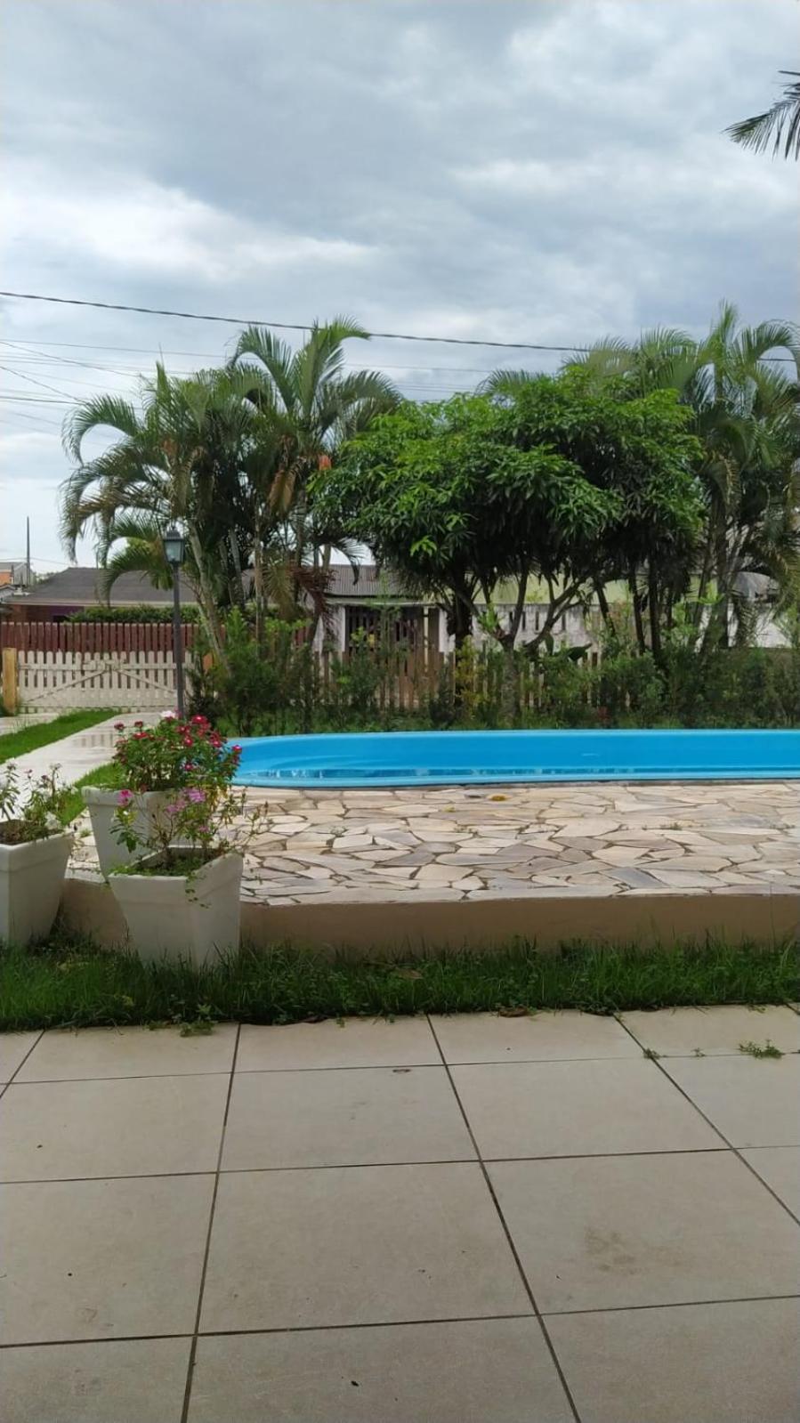 Confortável casa com piscina