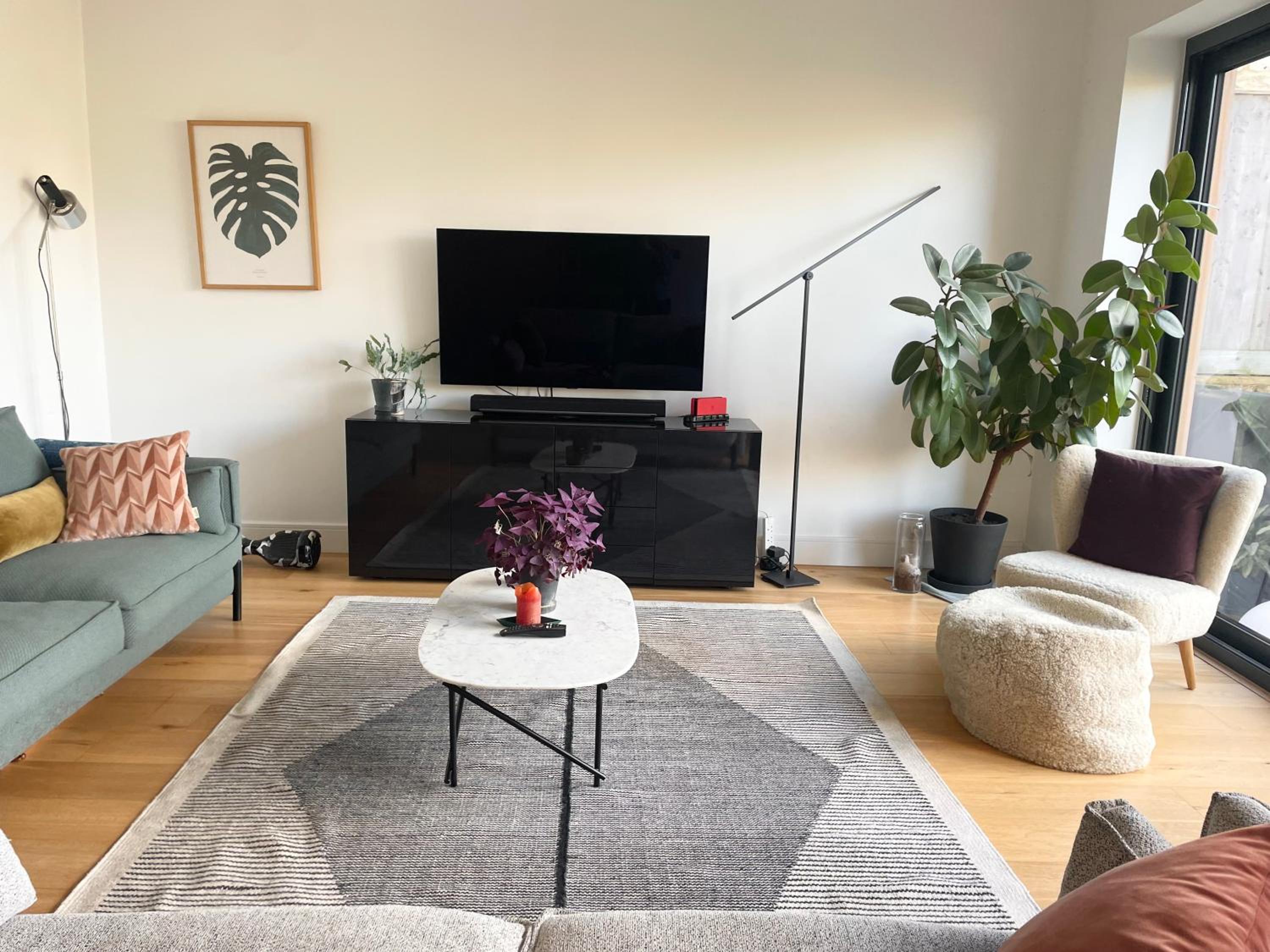 Spacious 4 bedroom home in Bath for Christmas and NY view 2