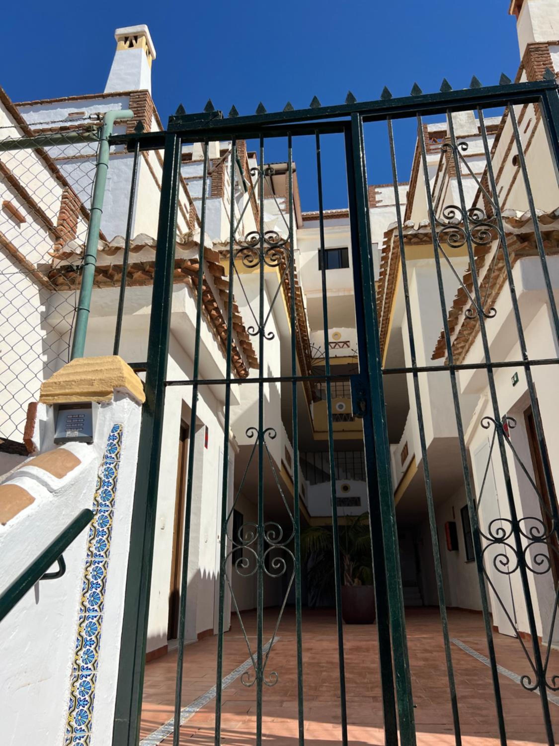 Pueblo Jarales- Lower Calahonda