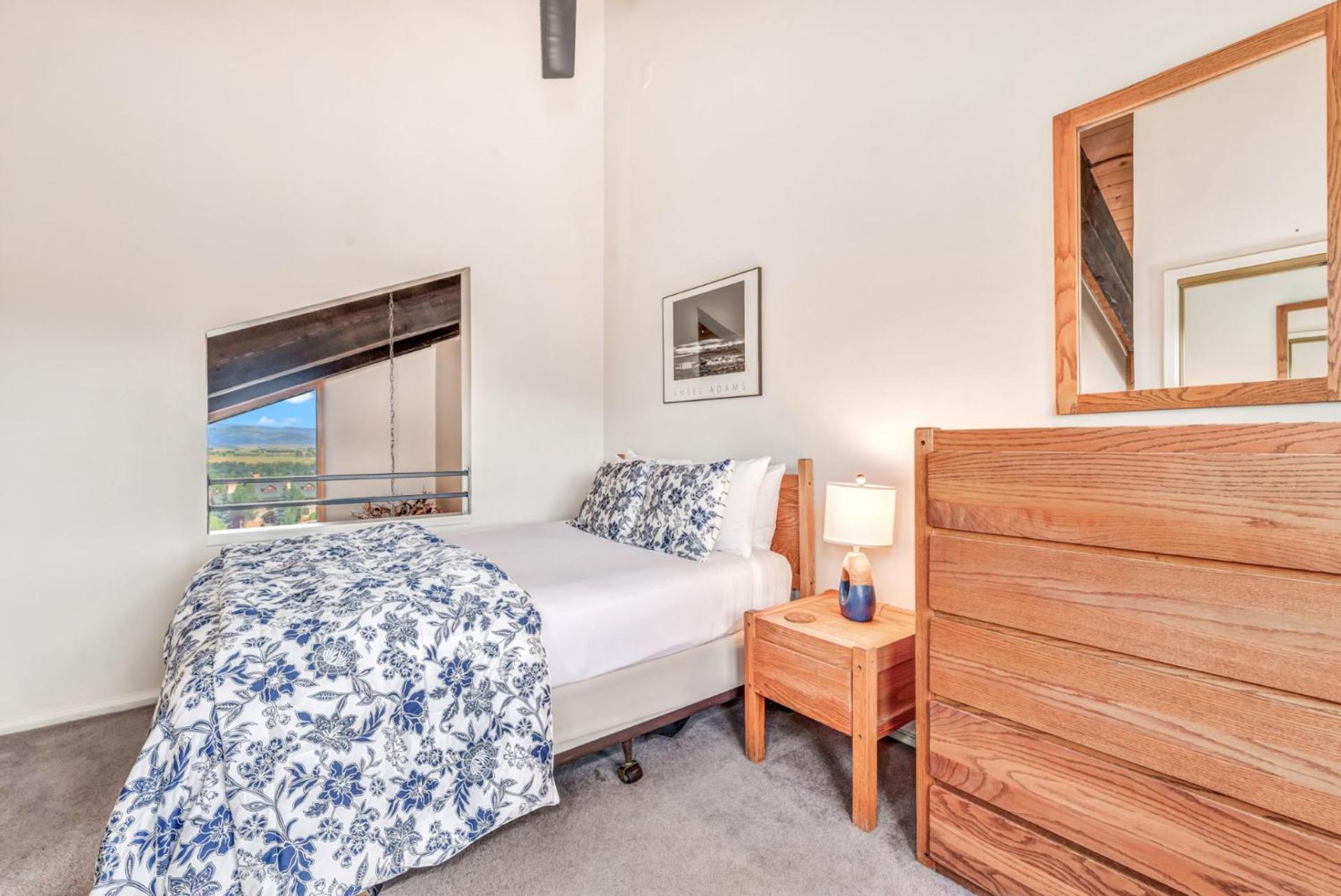 The West 3324 Updated 2 Bedroom Plus Loft with Easy Walk to Gondolas, Views, Amenities view 3