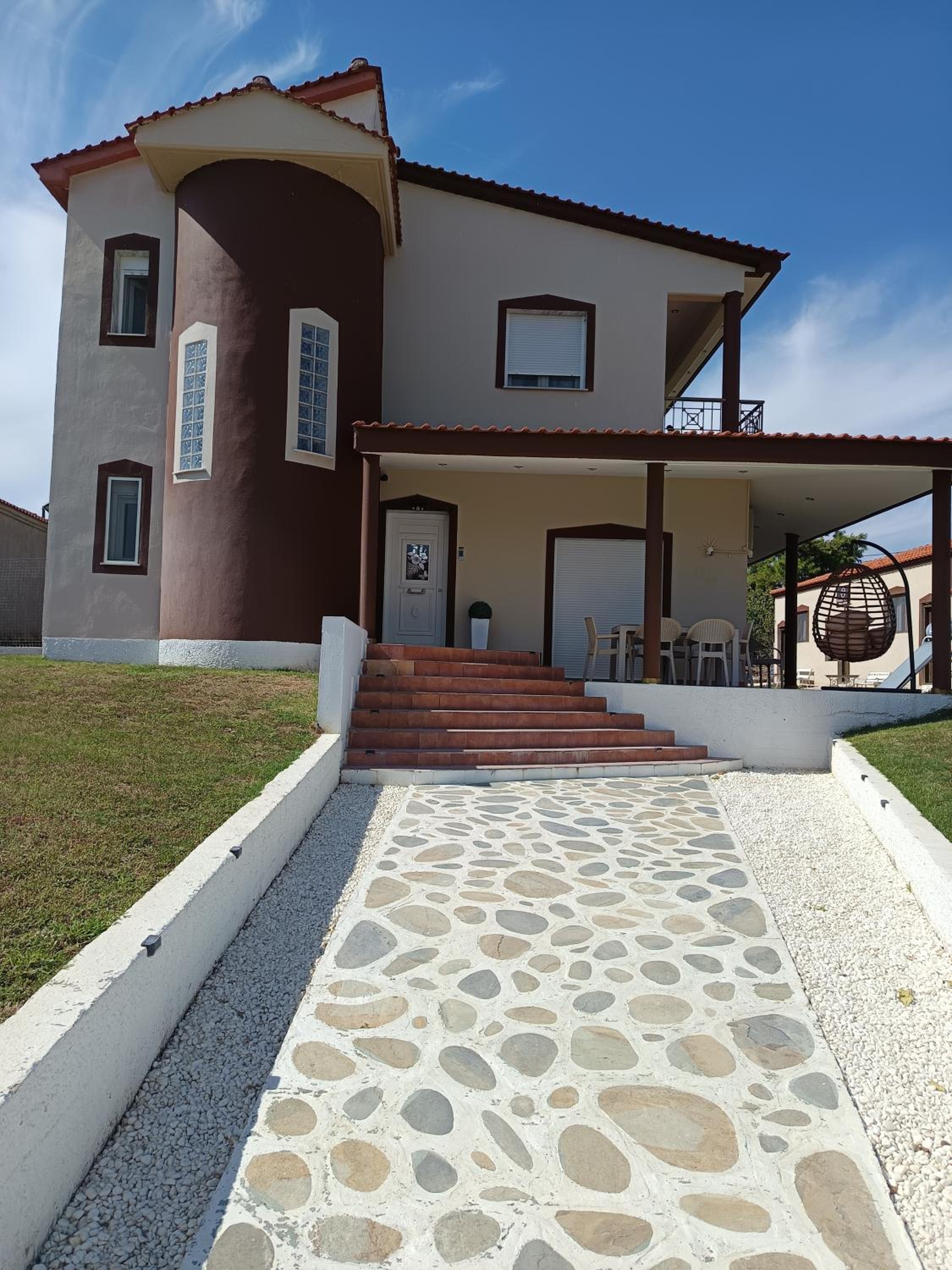 FG Home Rental Vila & Apartments view 3