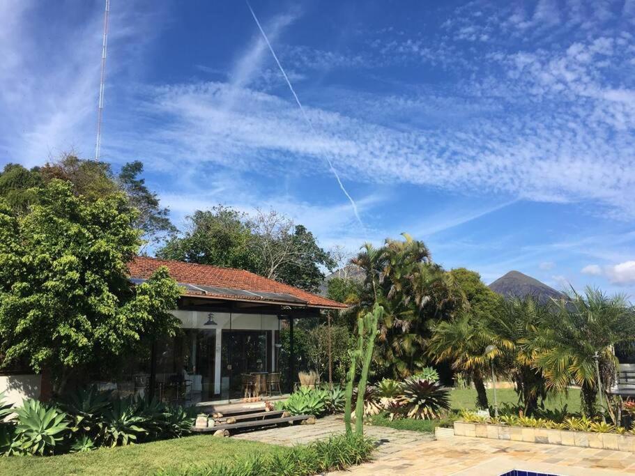 Casa com vista deslumbrante, natureza, conforto e toda plana!