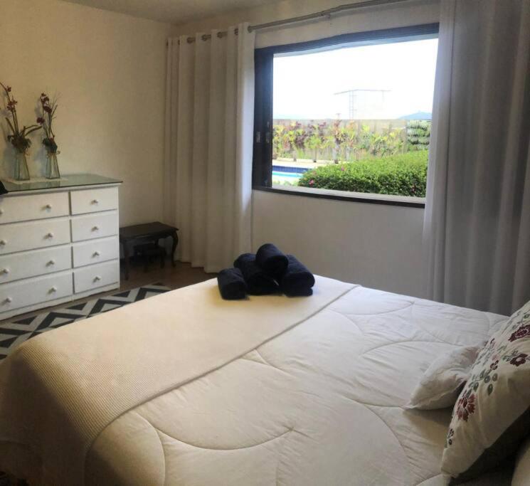 Casa com vista deslumbrante, natureza, conforto e toda plana!