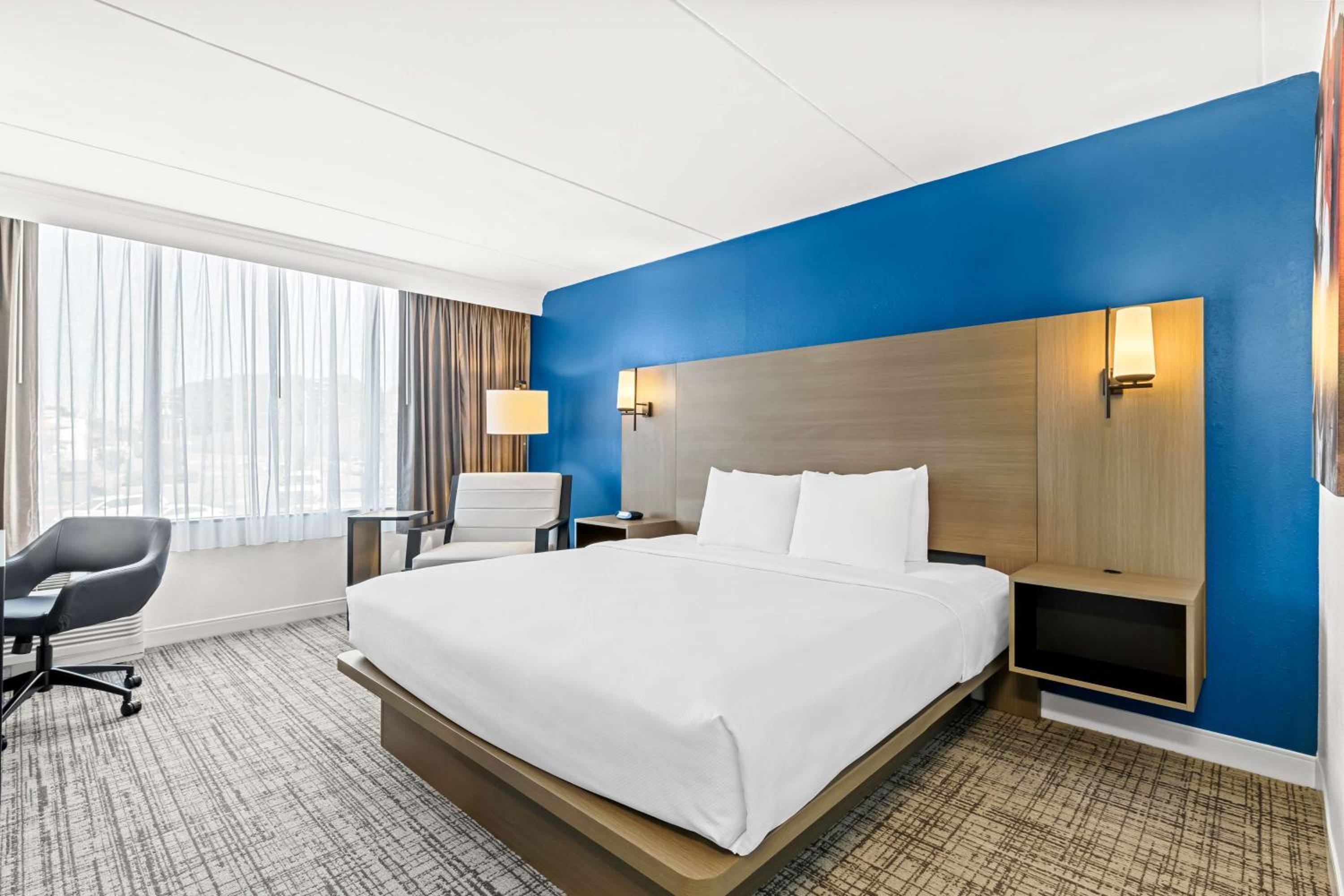 Charlotte Vacations - Best Western Plus Lower South End - Property Image 1