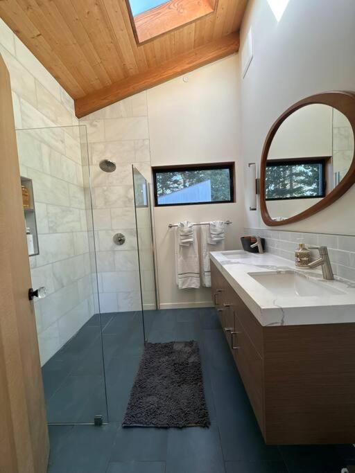 Wildmoor View-- Modern architectural Sea Ranch home walk to Beach view 4