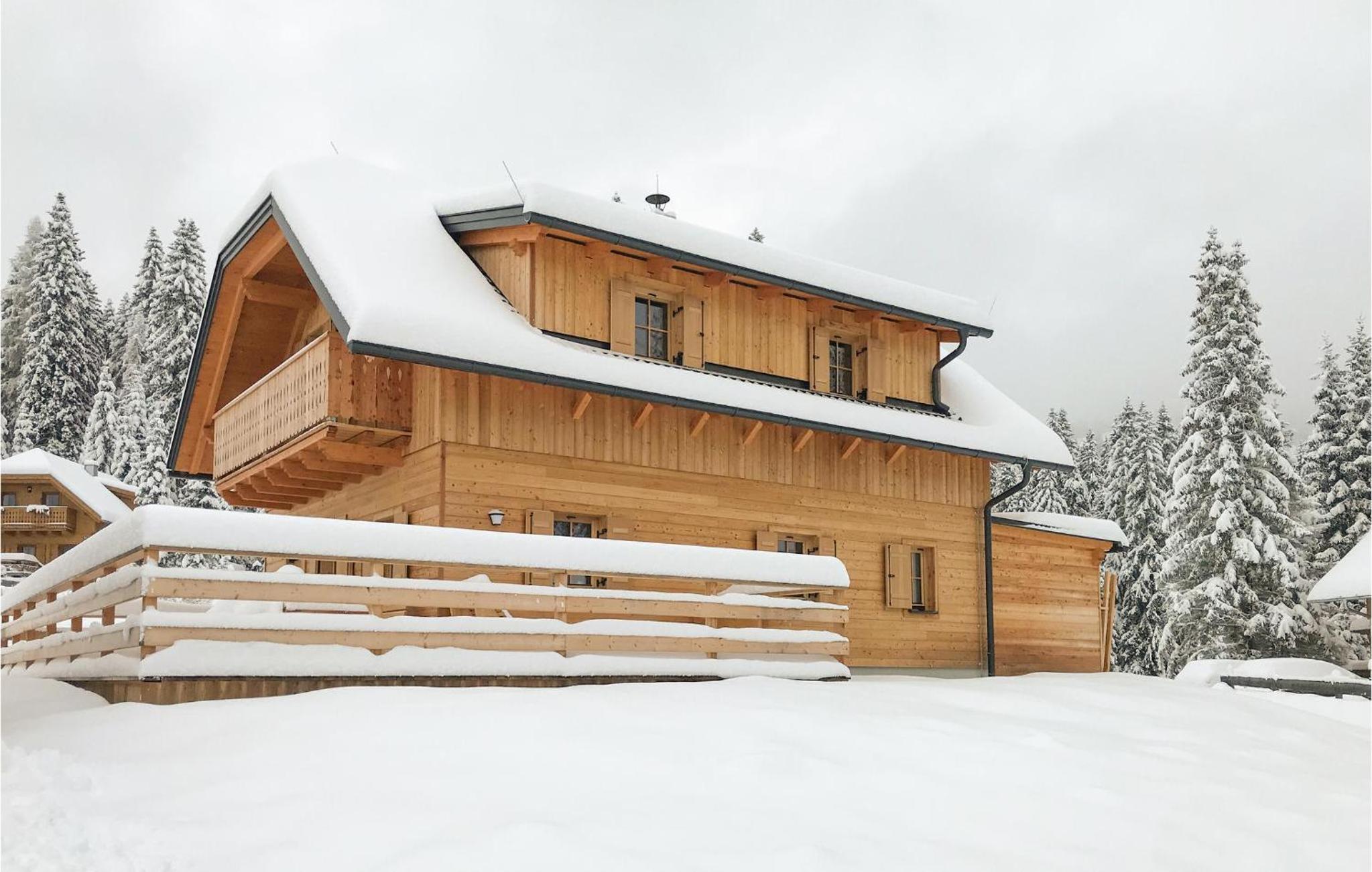 Schoenes Holzhaus In Flattnitz