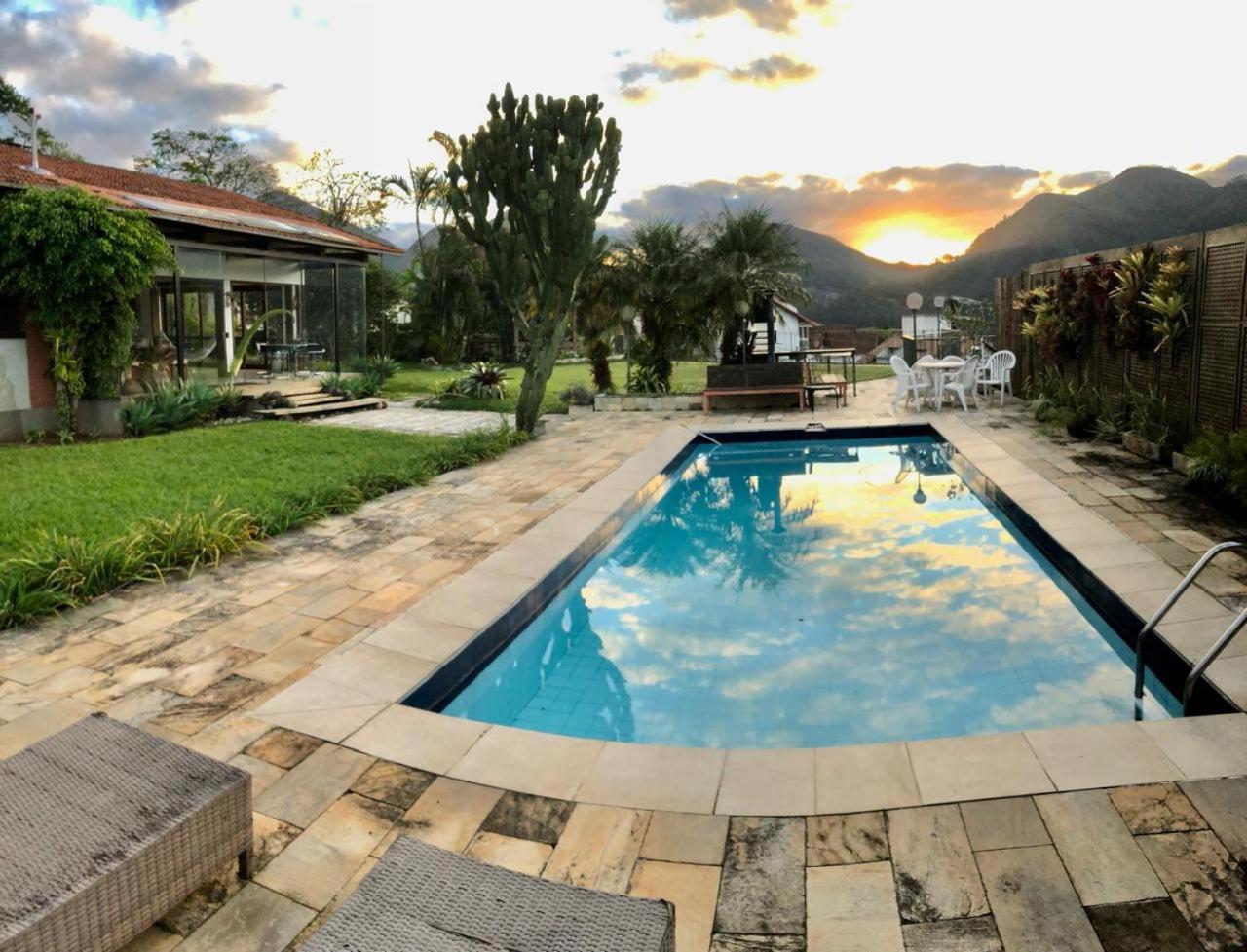 Casa com vista deslumbrante, natureza, conforto e toda plana!