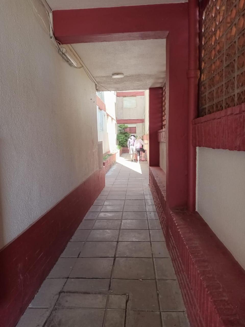 Mar de Ana, Frente al mar, interno a una cuadra del centro