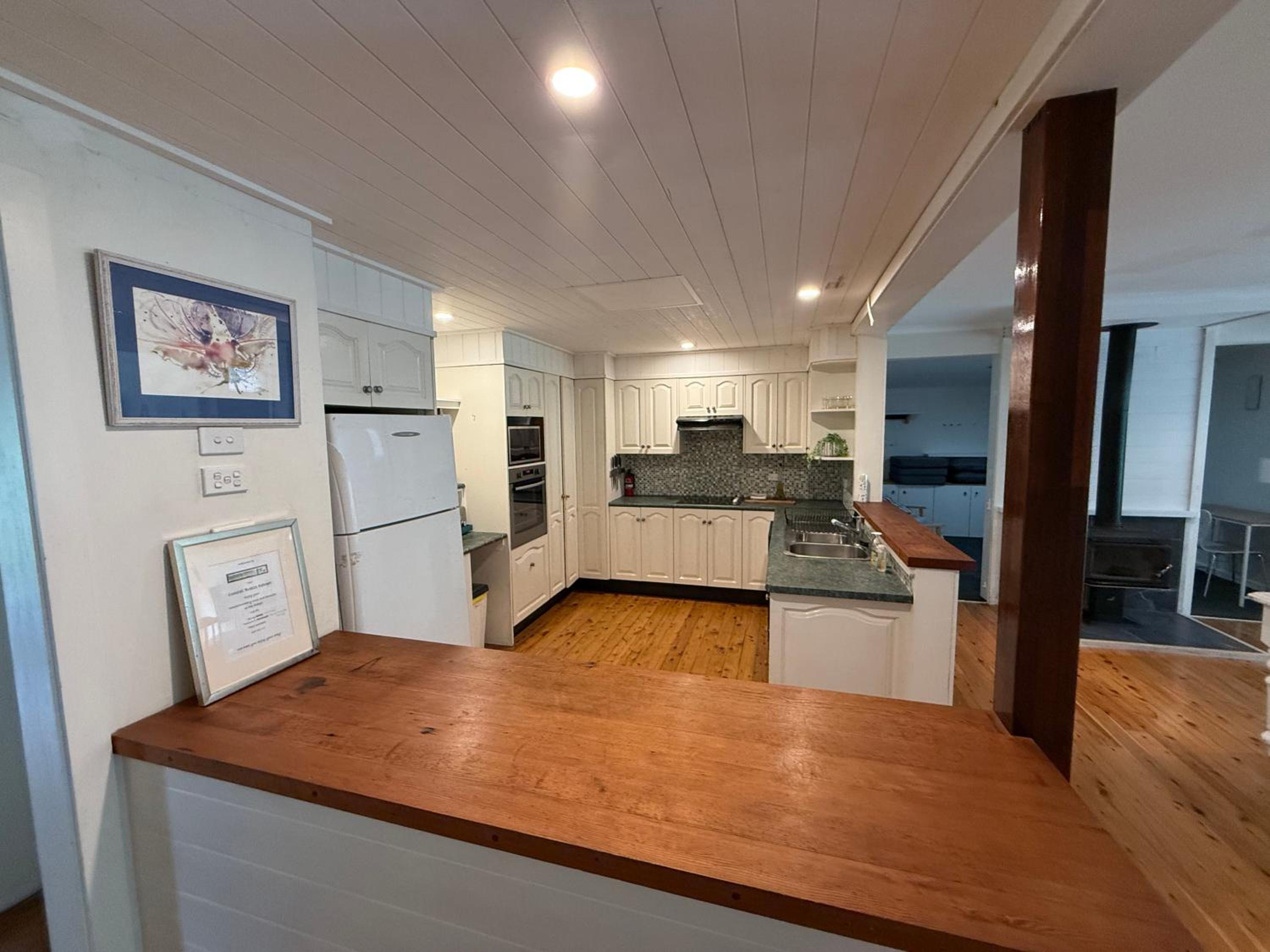 Pen-Y-Pont 4 bedroom riverfront retreat with cottage charm