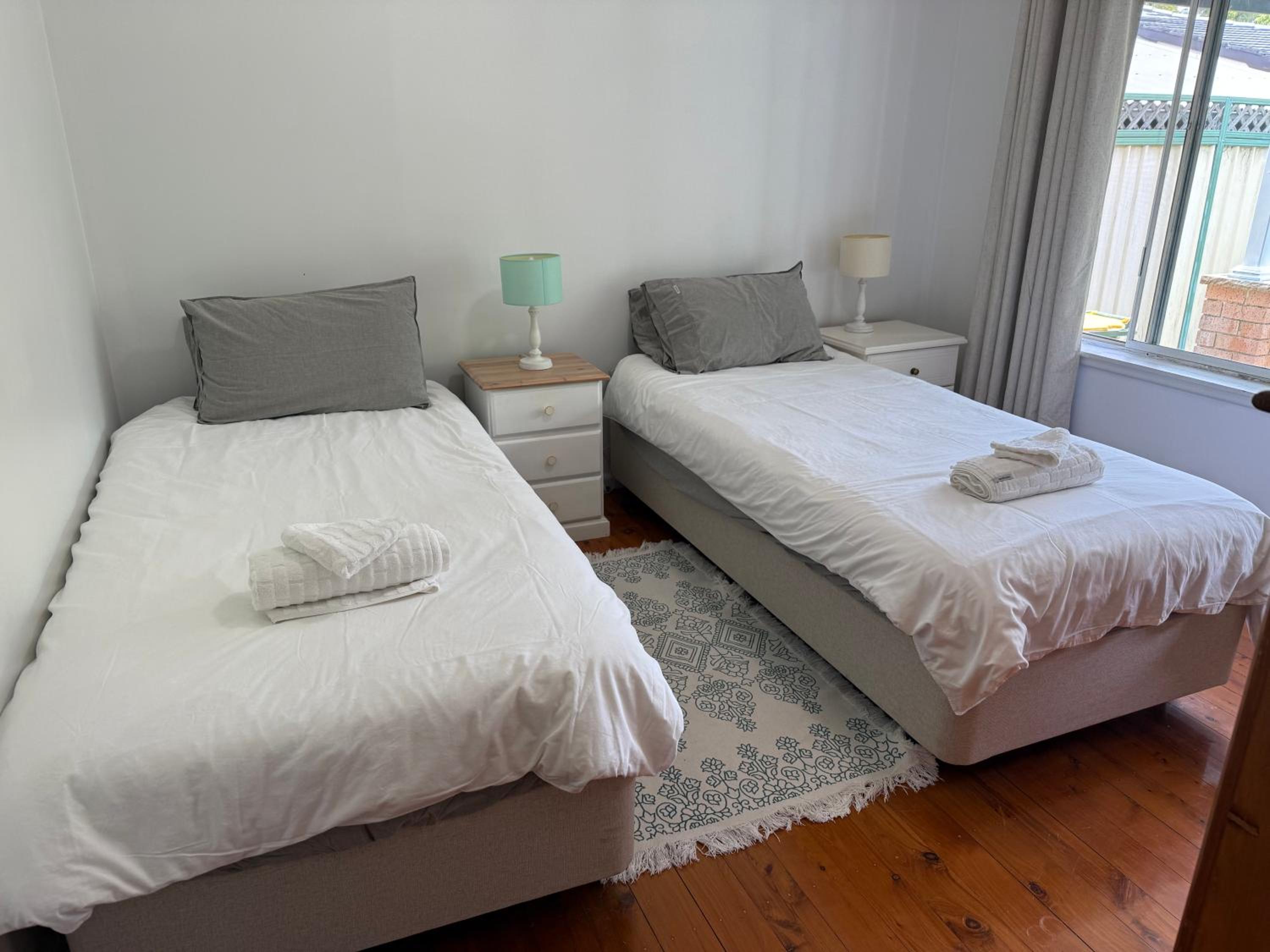 Pen-Y-Pont 4 bedroom riverfront retreat with cottage charm
