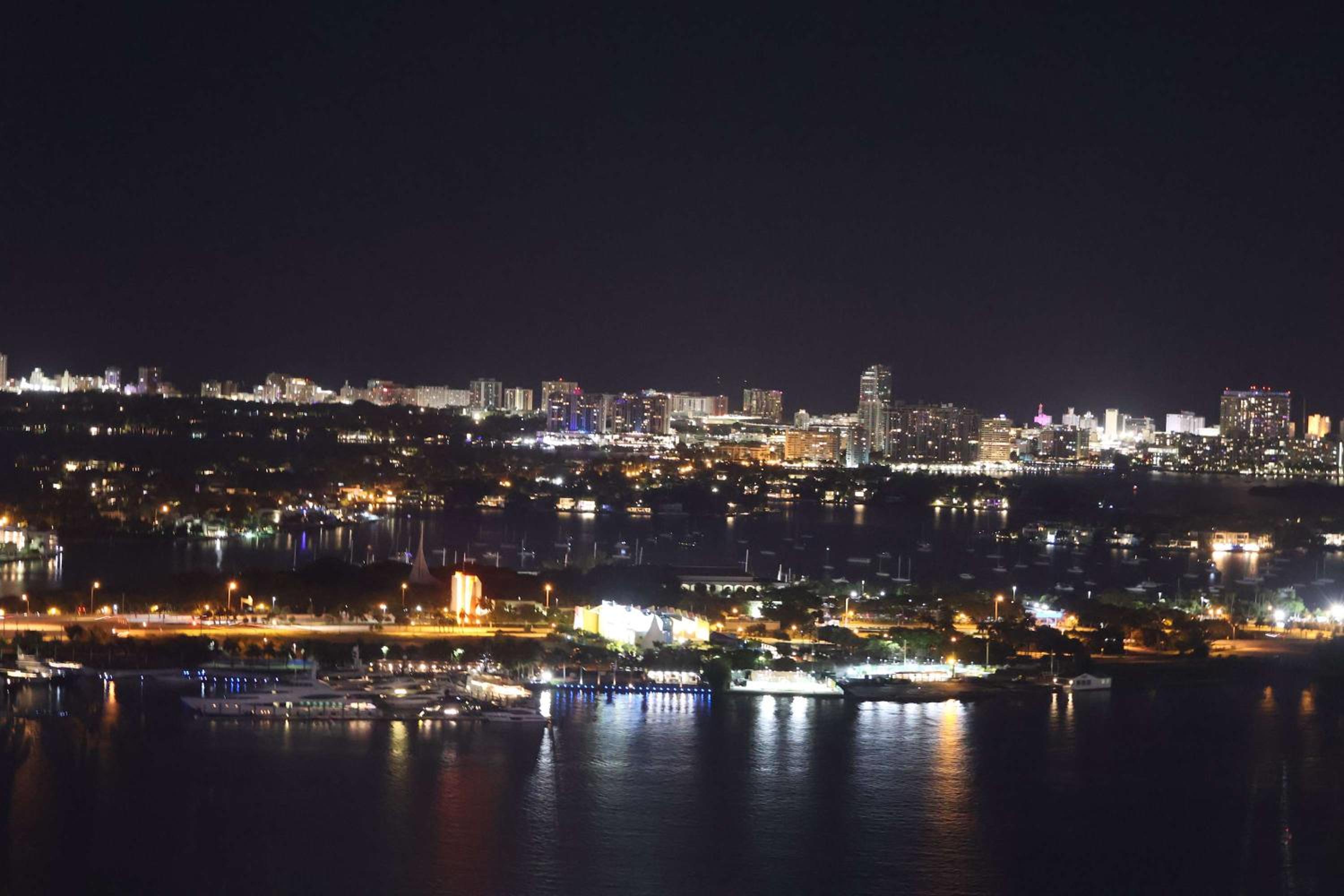 Paloma Paradise- Modern Central & Full Amenities