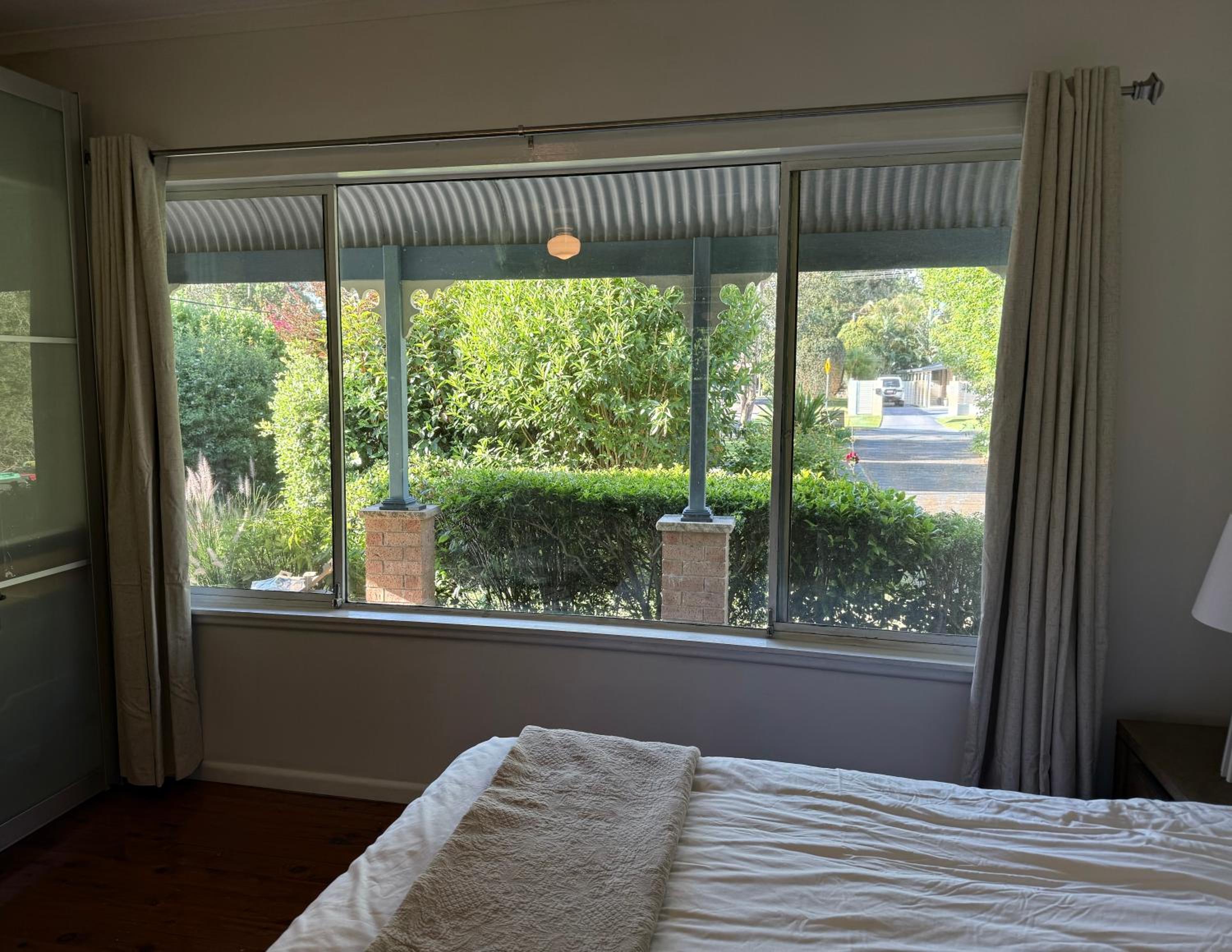 Pen-Y-Pont 4 bedroom riverfront retreat with cottage charm