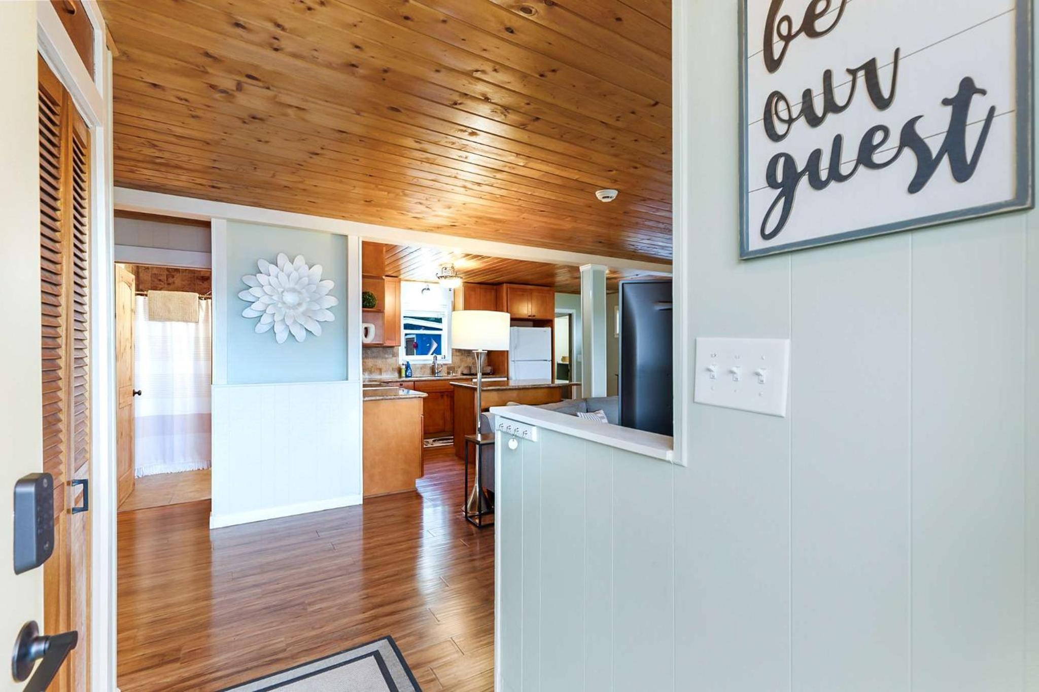Upgraded Birch Bay Cottage Retreat view 4