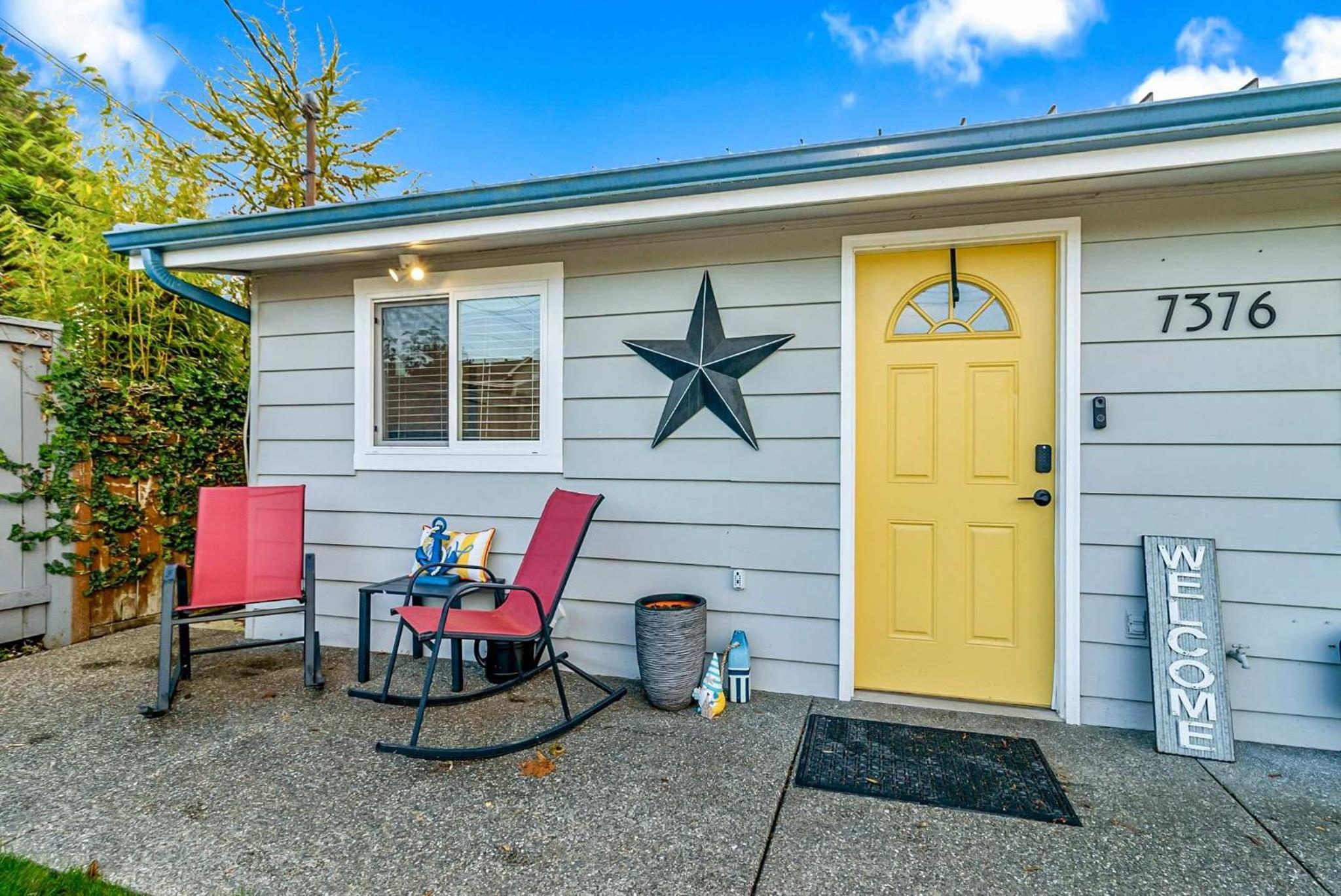 Upgraded Birch Bay Cottage Retreat view 2