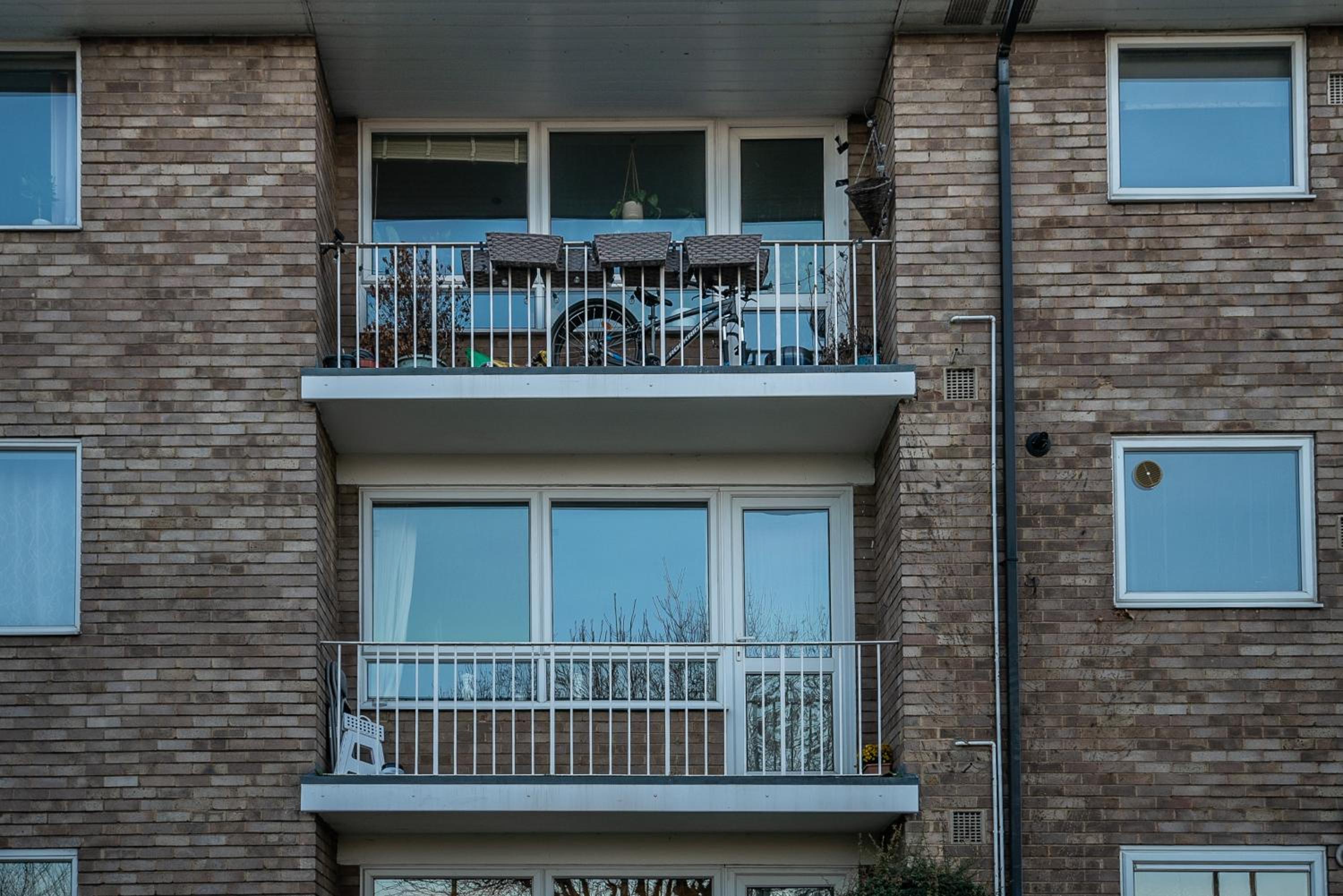2-Bed spacious Flat-2-minute walk to tube station view 2