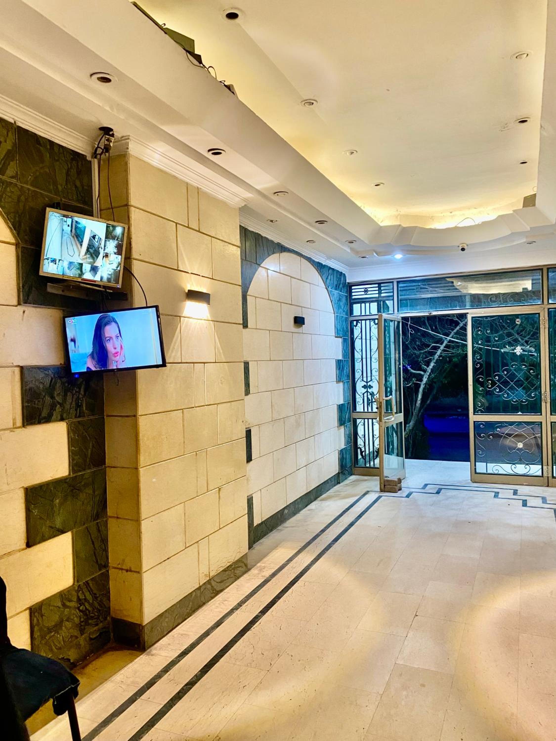 king ramses pyramids view apartment