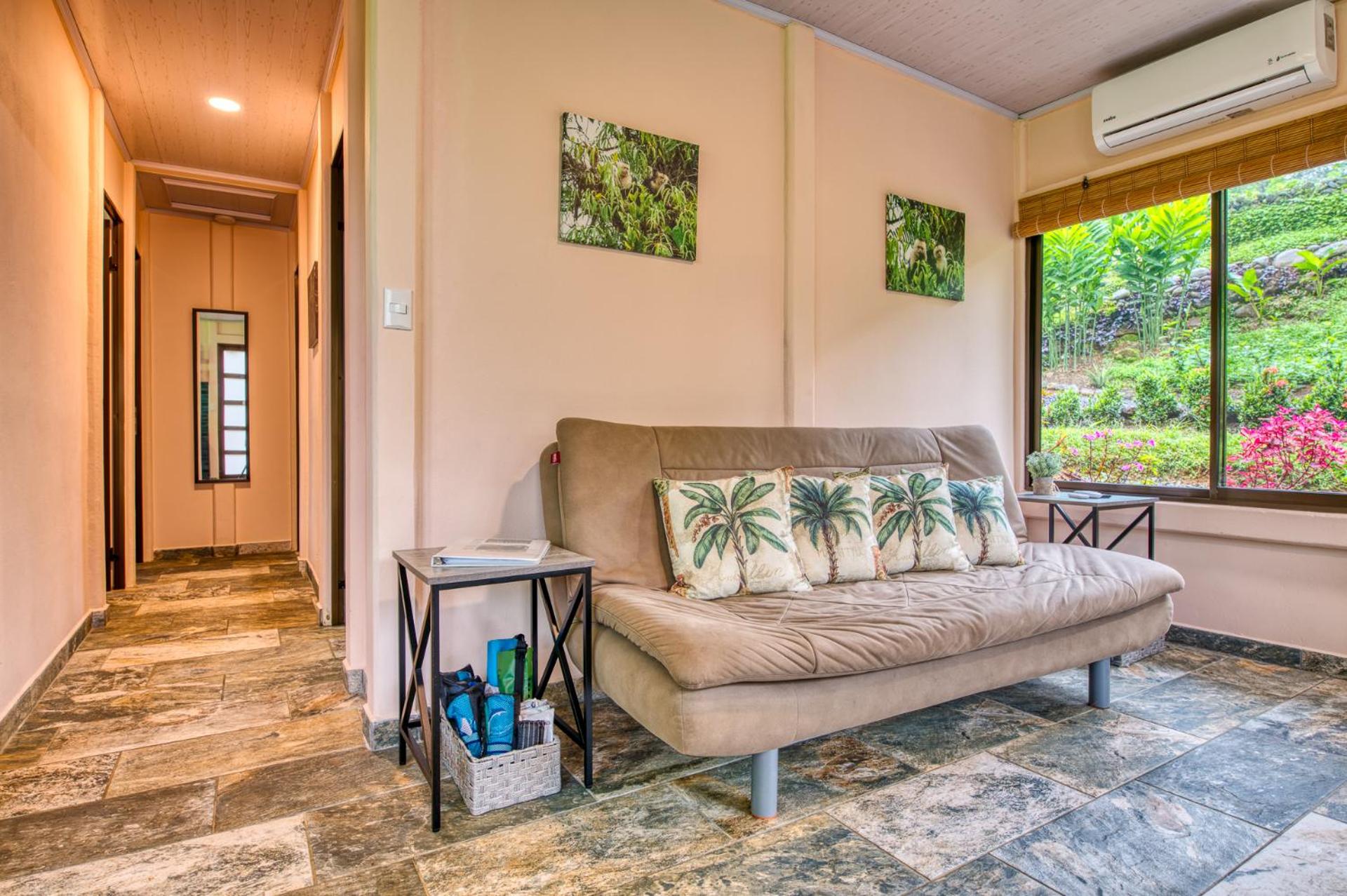 Casa Familia Rio Celeste