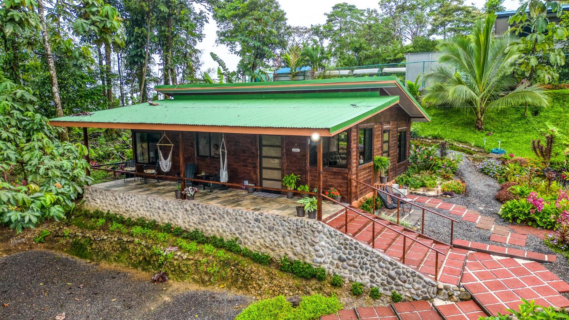 Casa Familia Rio Celeste
