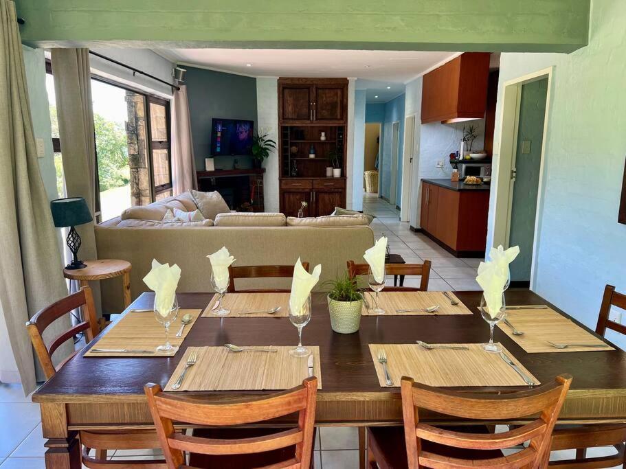 Berg Escape Poplar - Spacious Family Home view 5