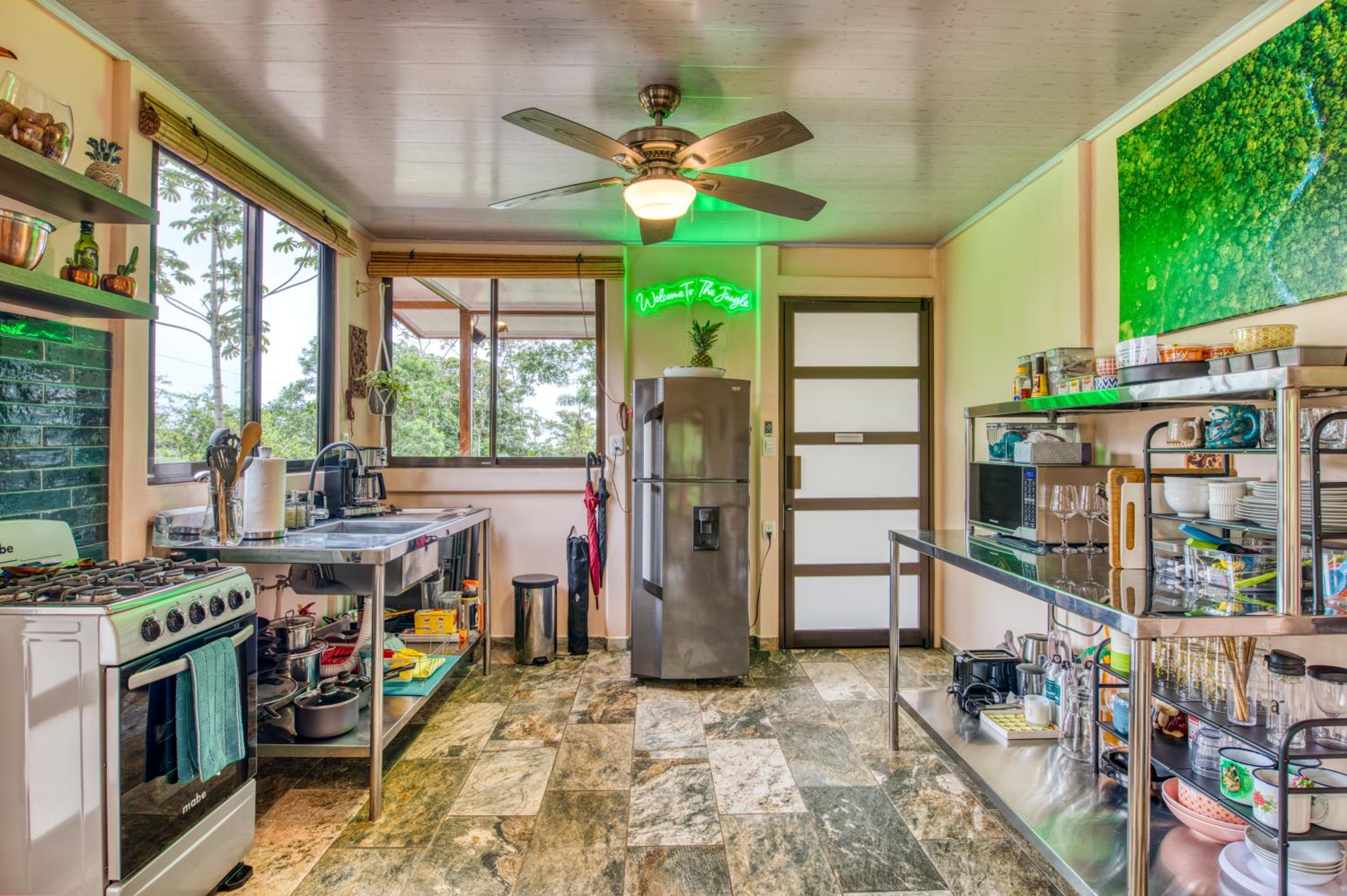 Casa Familia Rio Celeste