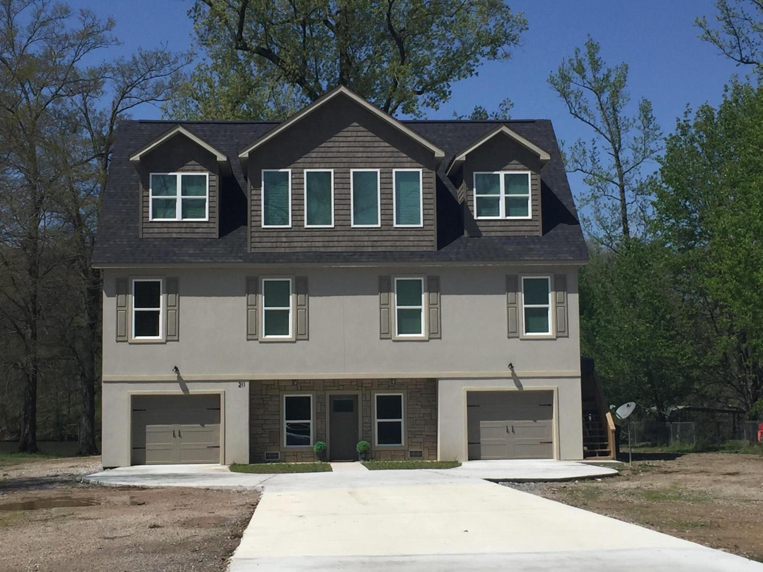 Immaculate 4 bd 5ba three story lakefront home view 3