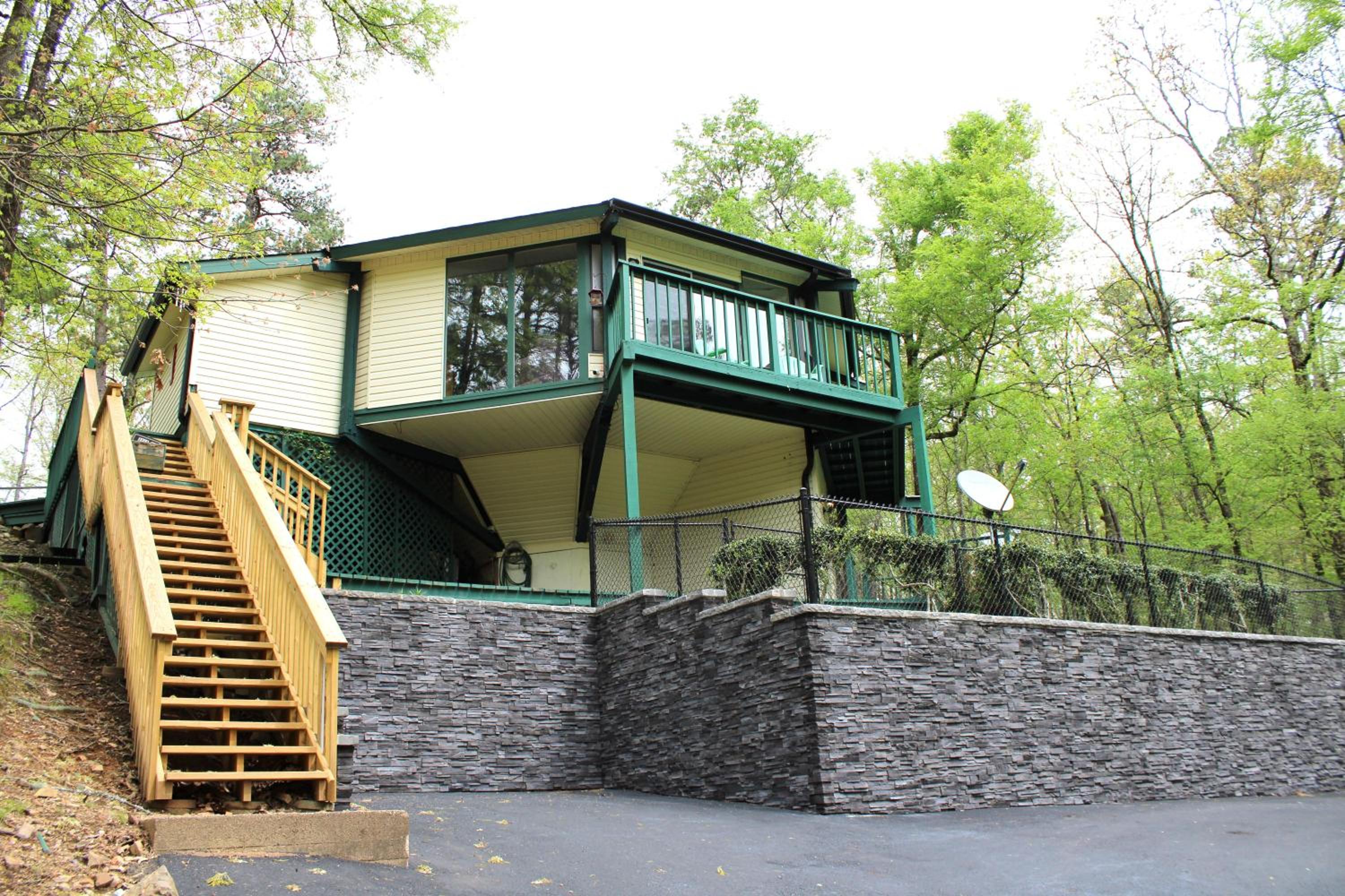 143 Waikiki Octagon House in the woods with large firepit view 2