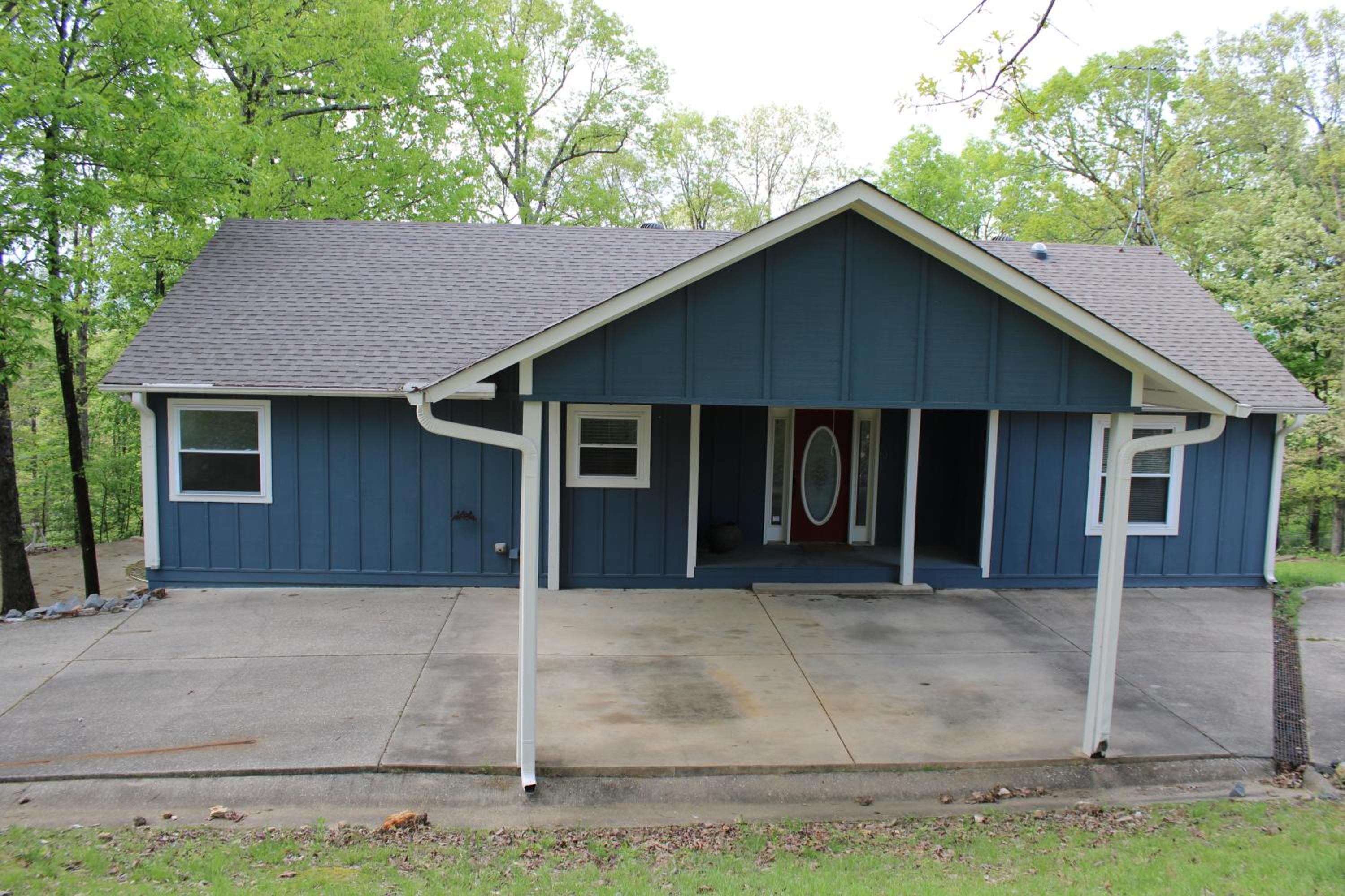 Beautiful Wooded Retro Style Home view 2