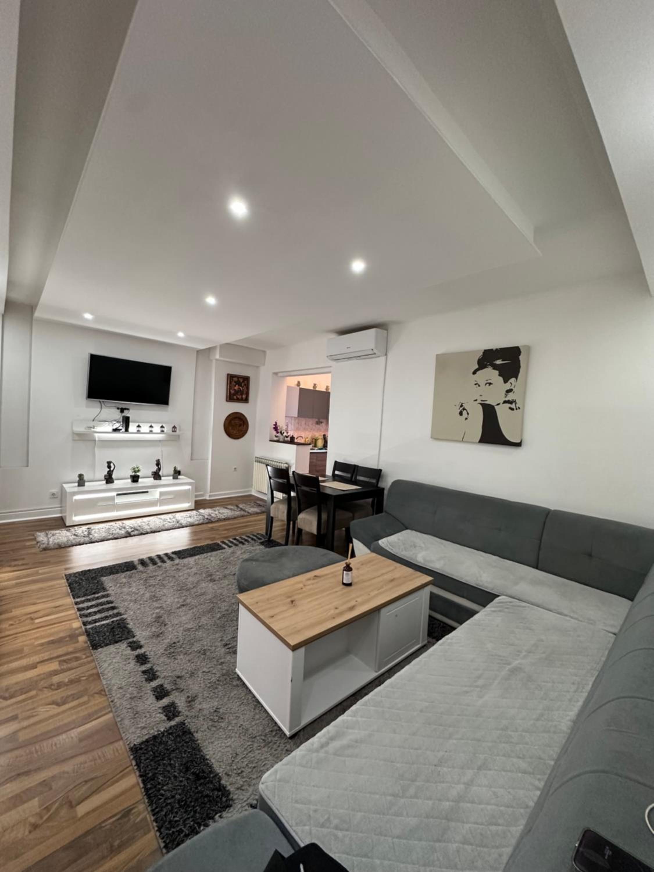 Elma Apartments