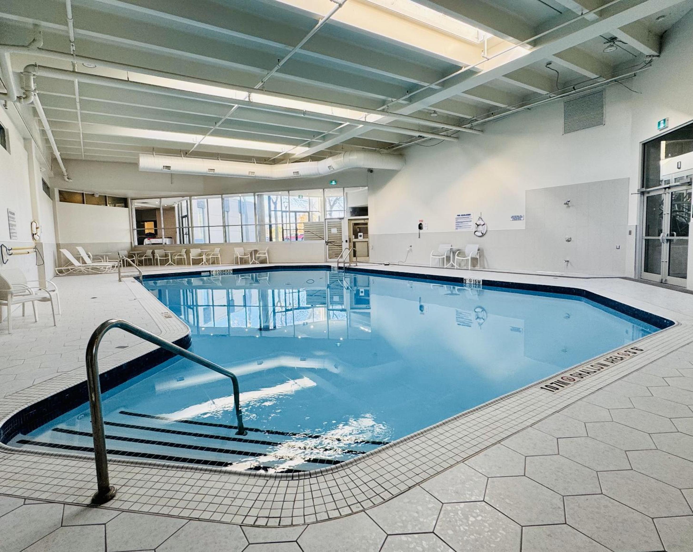 Candlewood Suites Burlington Conference Centre, an IHG Hotel - Property Image 9
