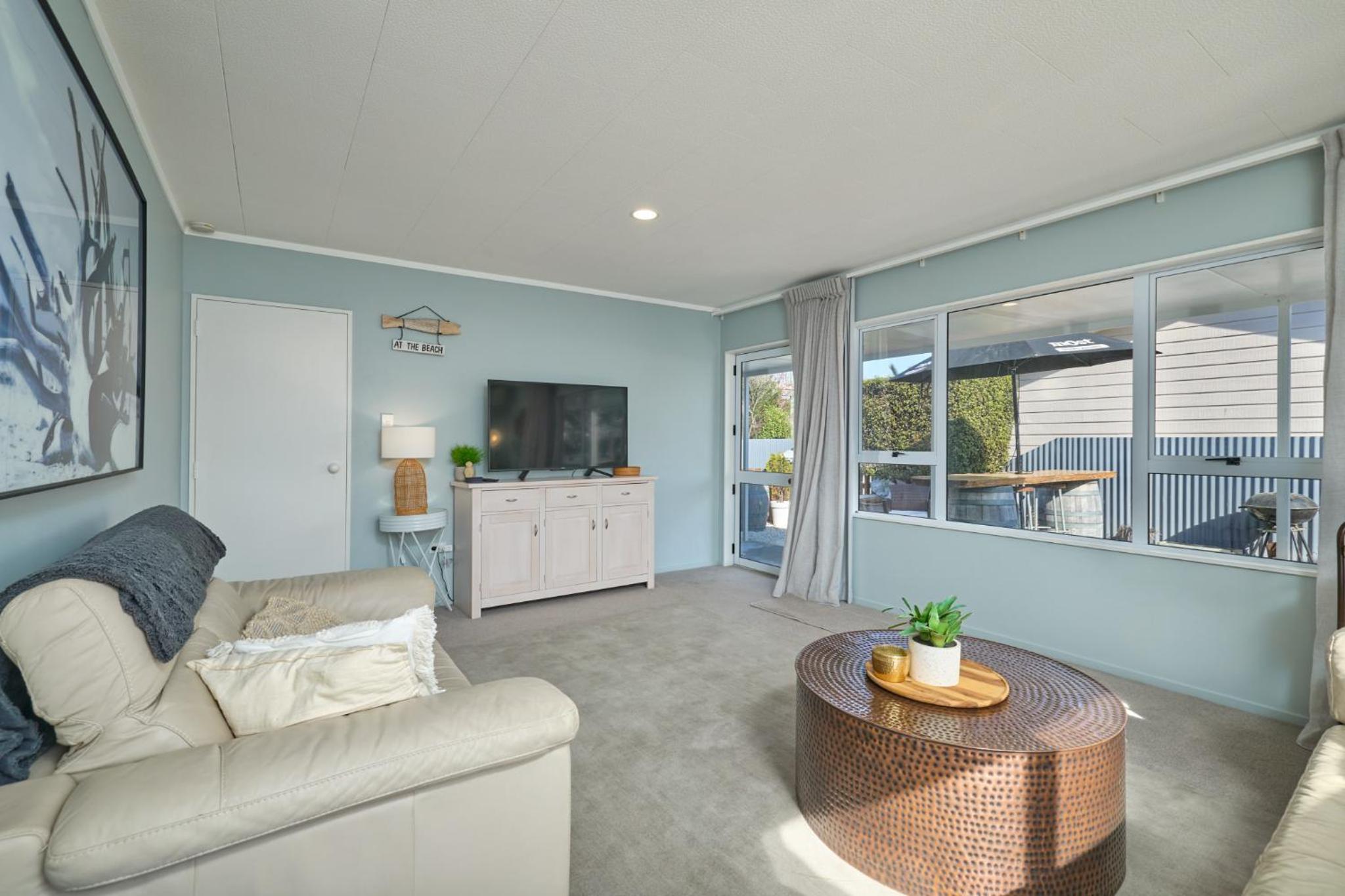 South Bay, Cosy, BBQ Area - KK61334 view 5