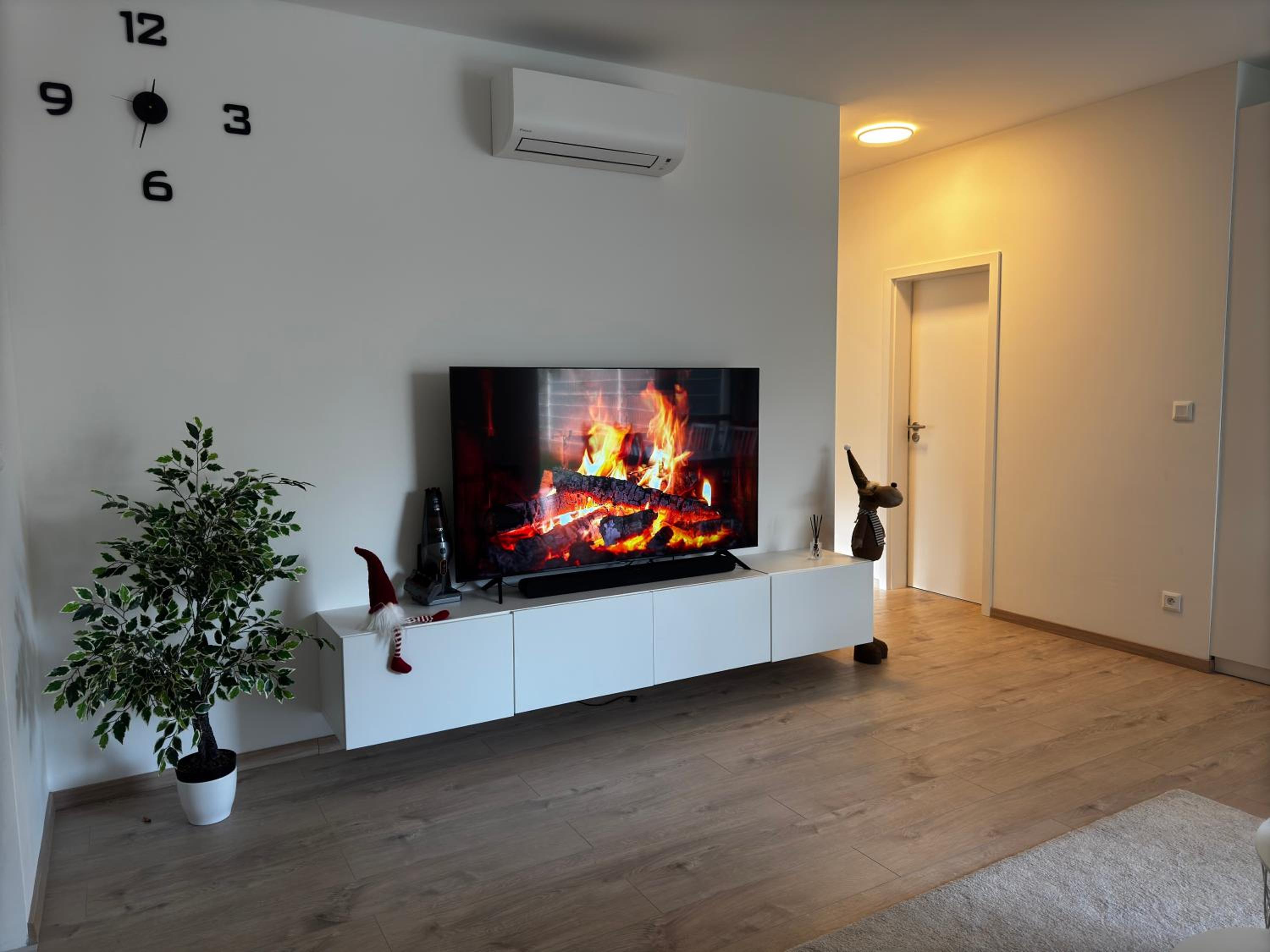 BA Apartment with free garage parking and garden view 4