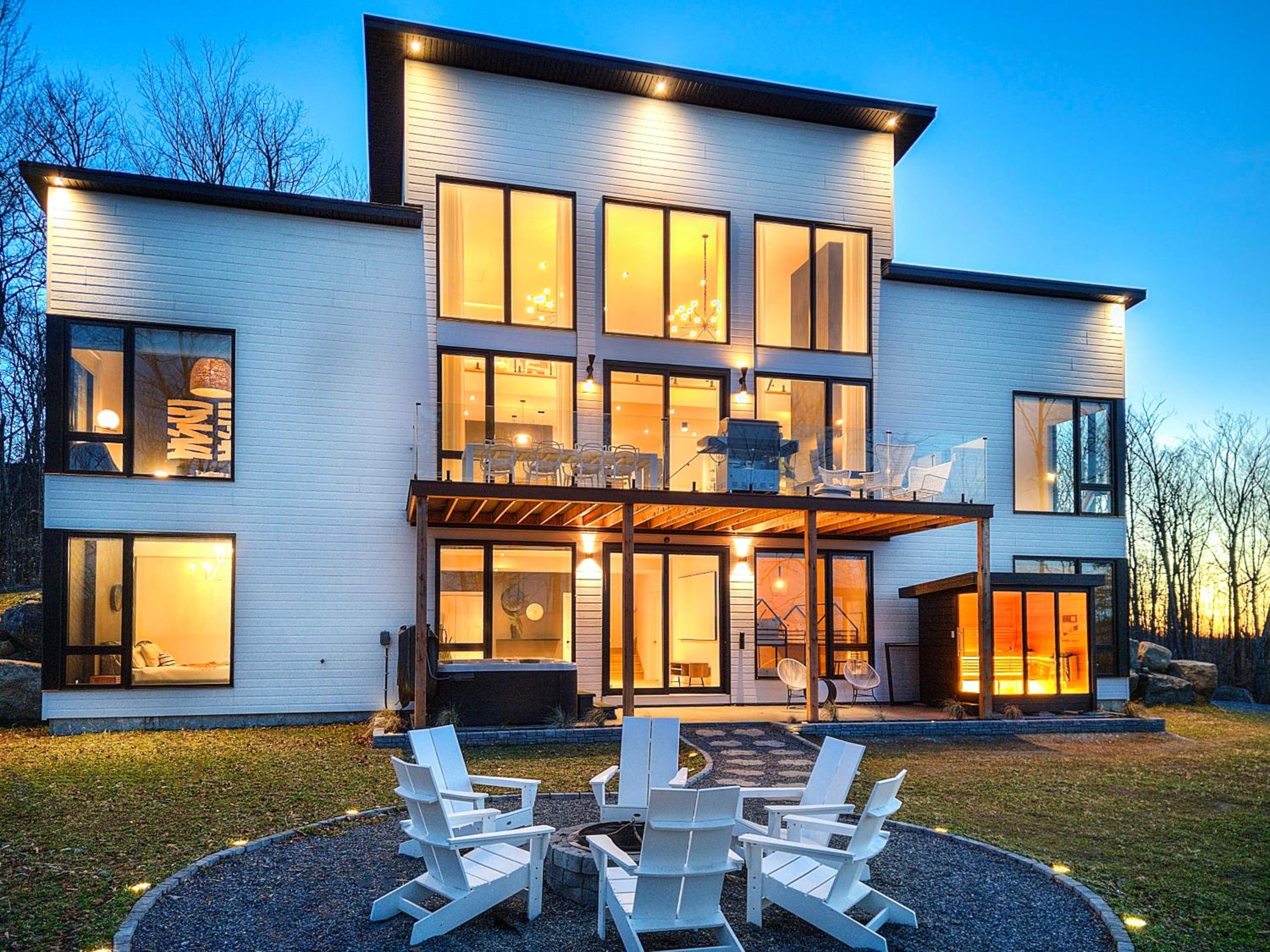 Chalet Peak Tremblant: Your Mountain Escape.