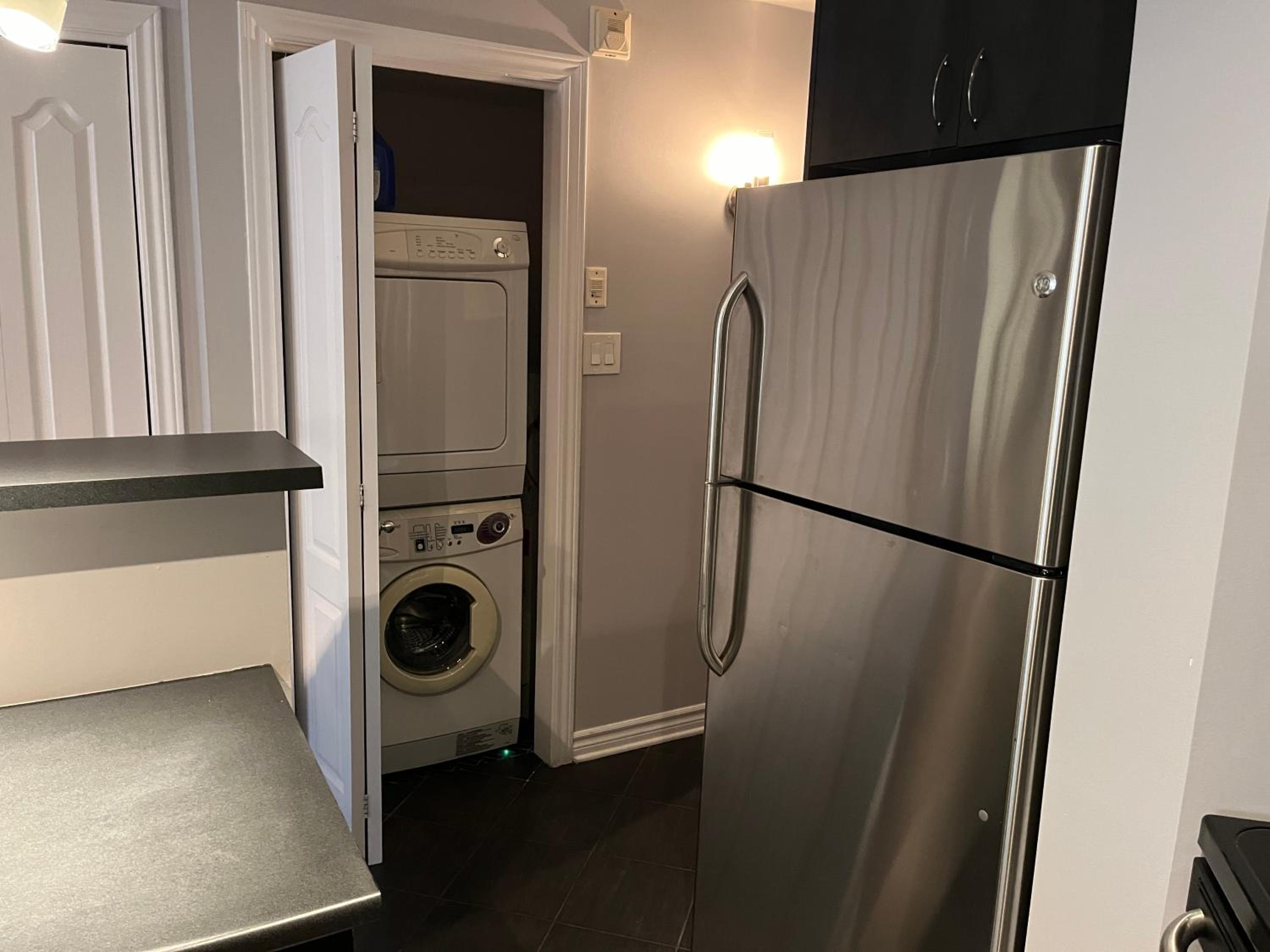 ApartHotelMontreal by Les Terrasses Saint Urbain 2225I2