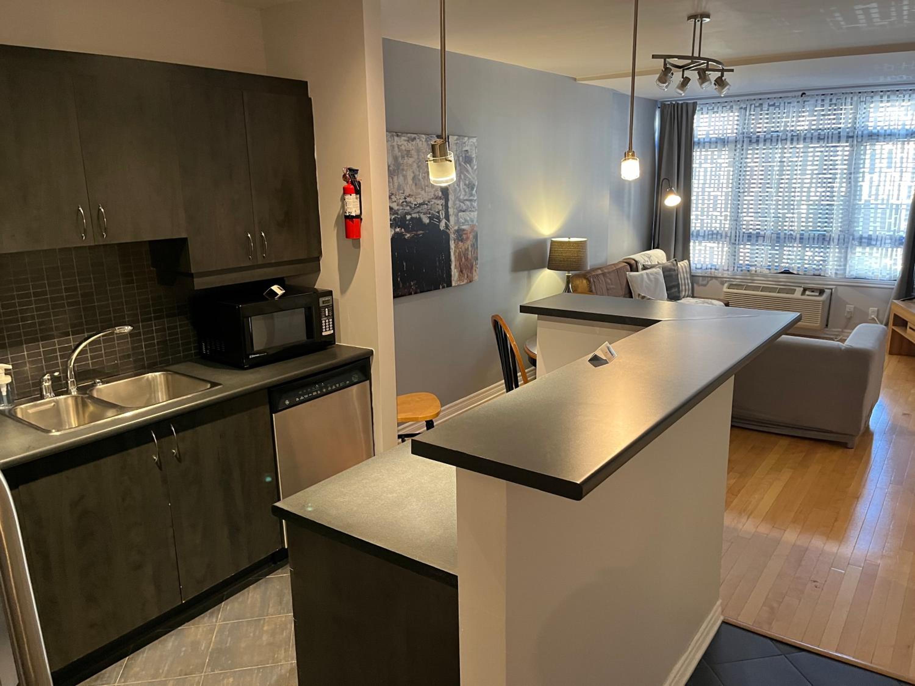 ApartHotelMontreal by Les Terrasses Saint Urbain 2225I2