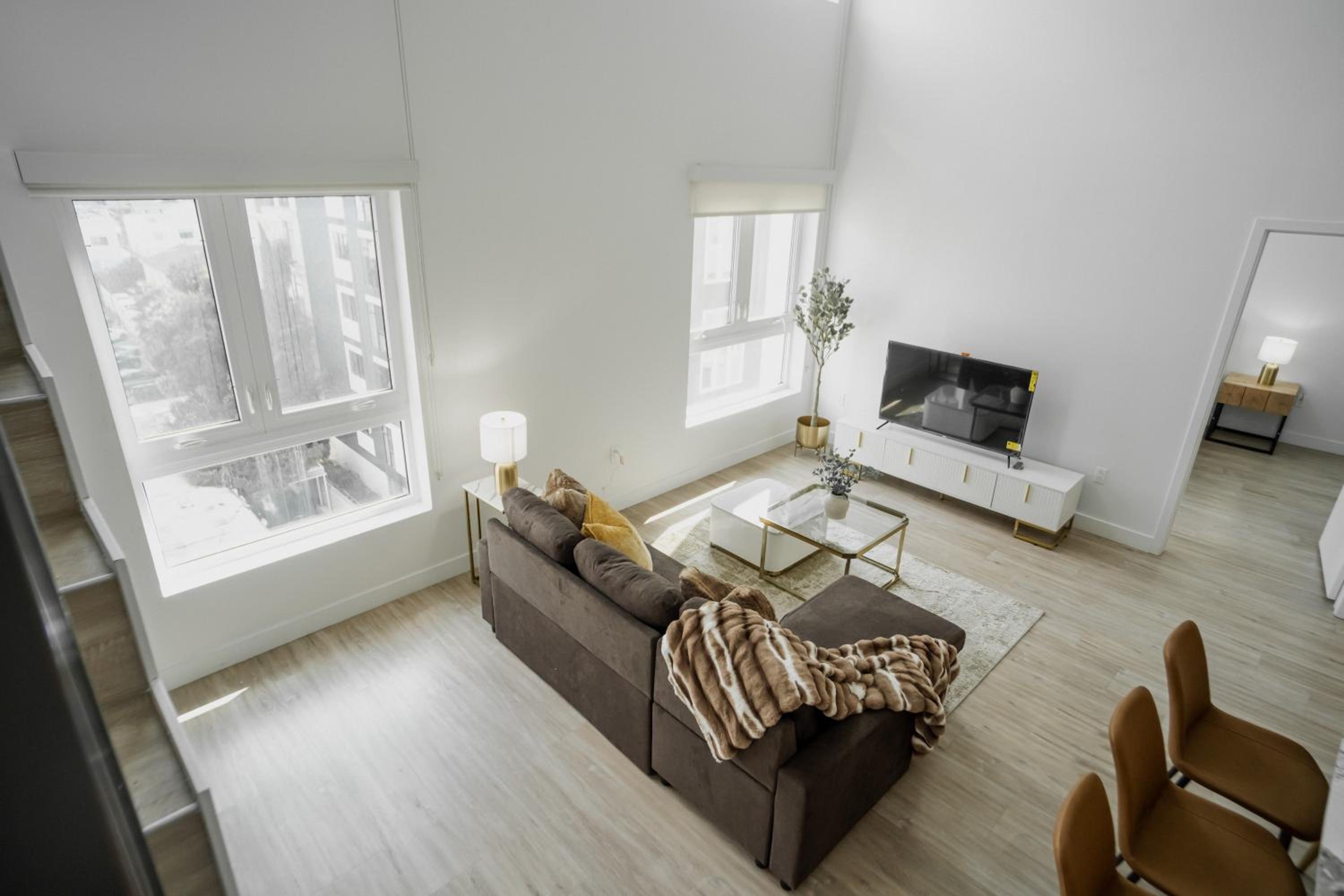 Chic Urban Retreat in Heart of LA, 2 Bedroom and 1 Loft - Image 4