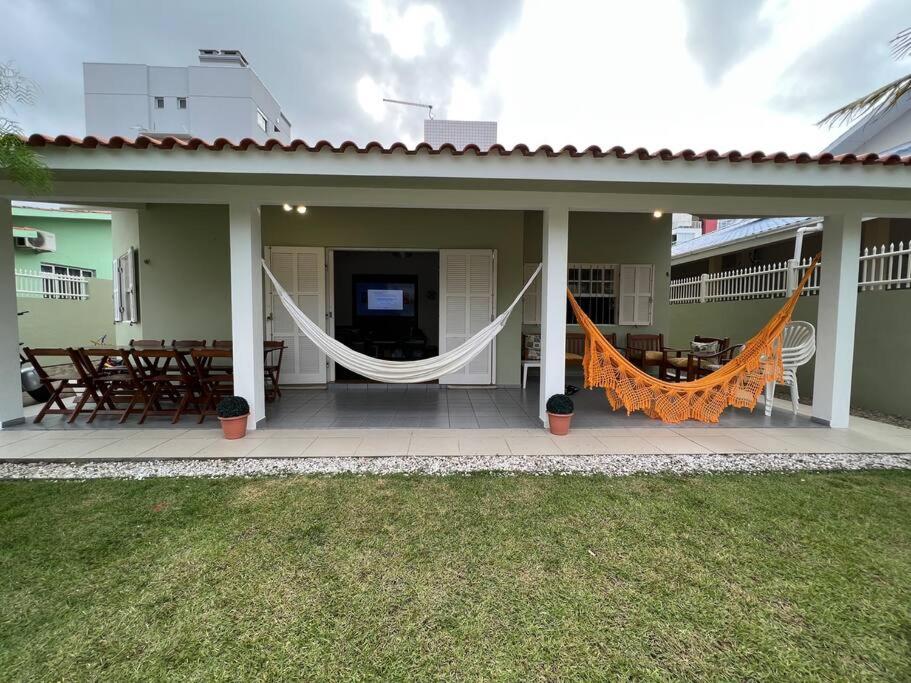 Casa na Praia de Palmas com 3 Dormitórios Gov Celso Ramos SC