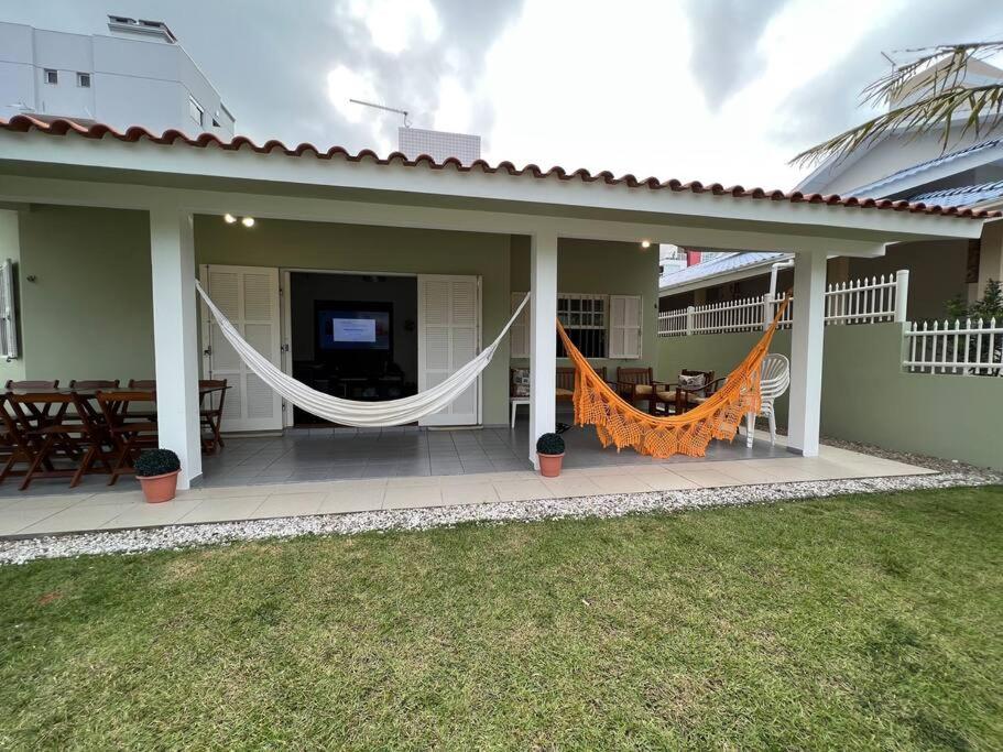Casa na Praia de Palmas com 3 Dormitórios Gov Celso Ramos SC