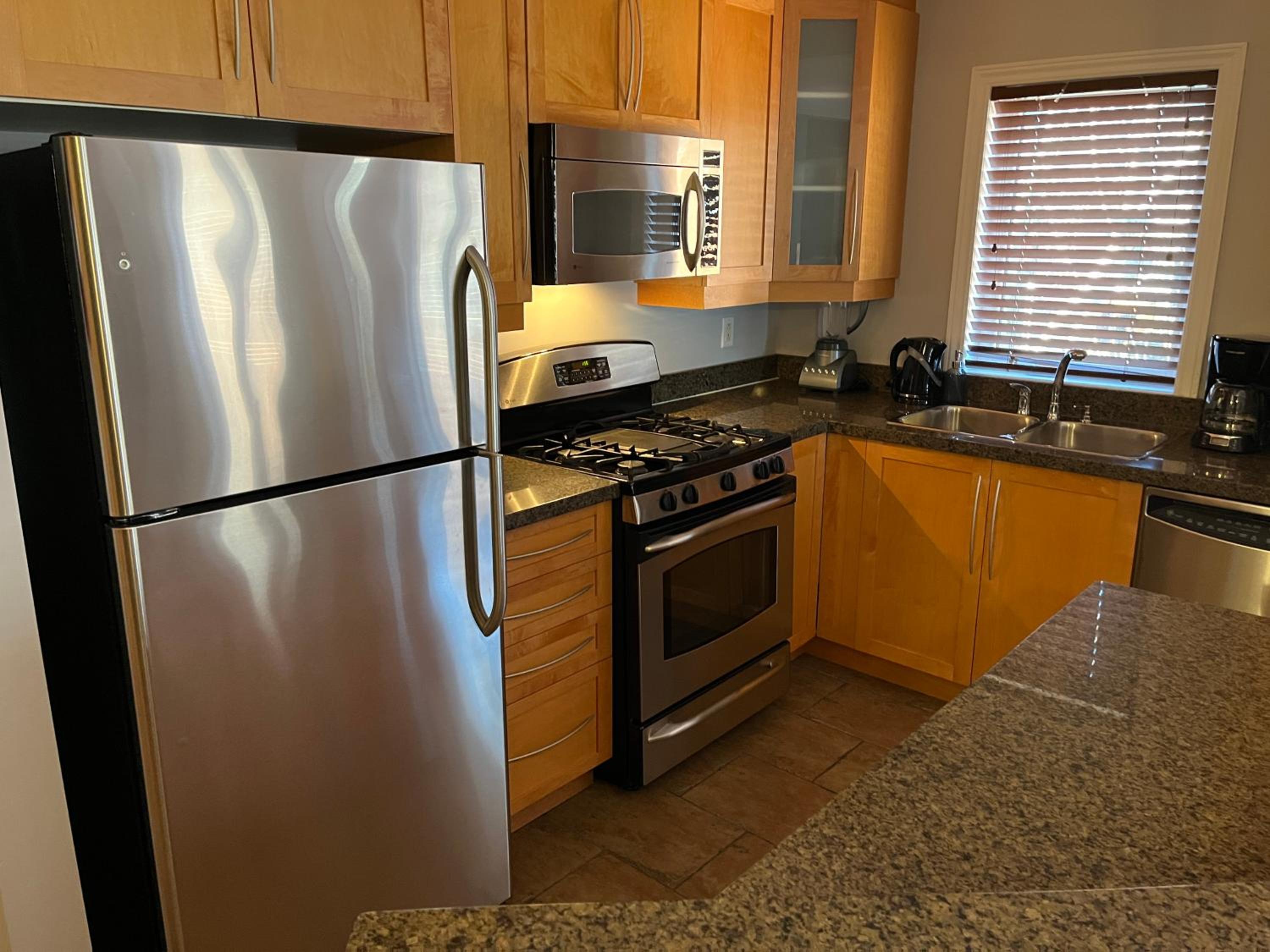 ApartHotelMontreal by Les Terrasses Saint Urbain 2225I2
