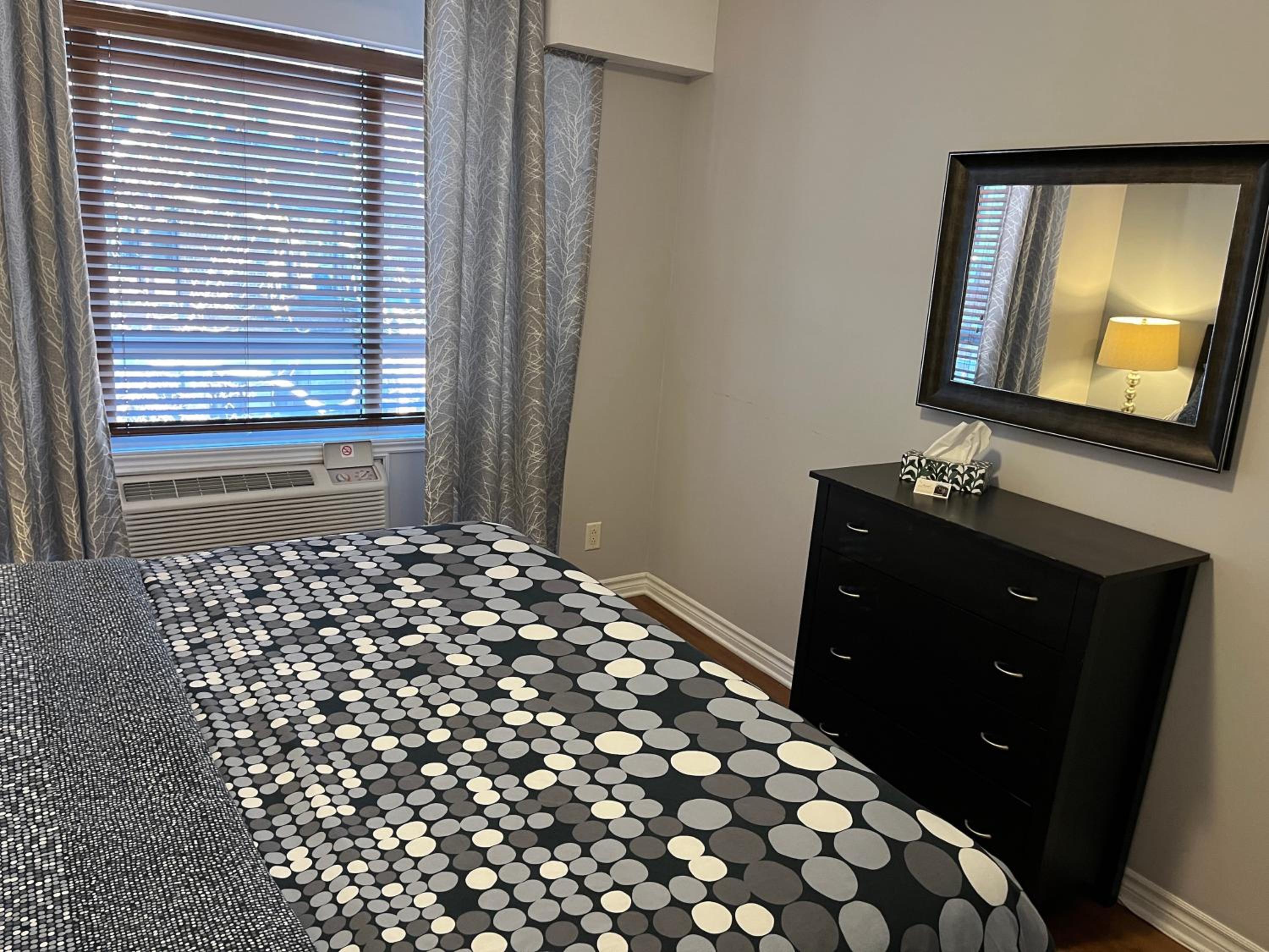 ApartHotelMontreal by Les Terrasses Saint Urbain 2225I2