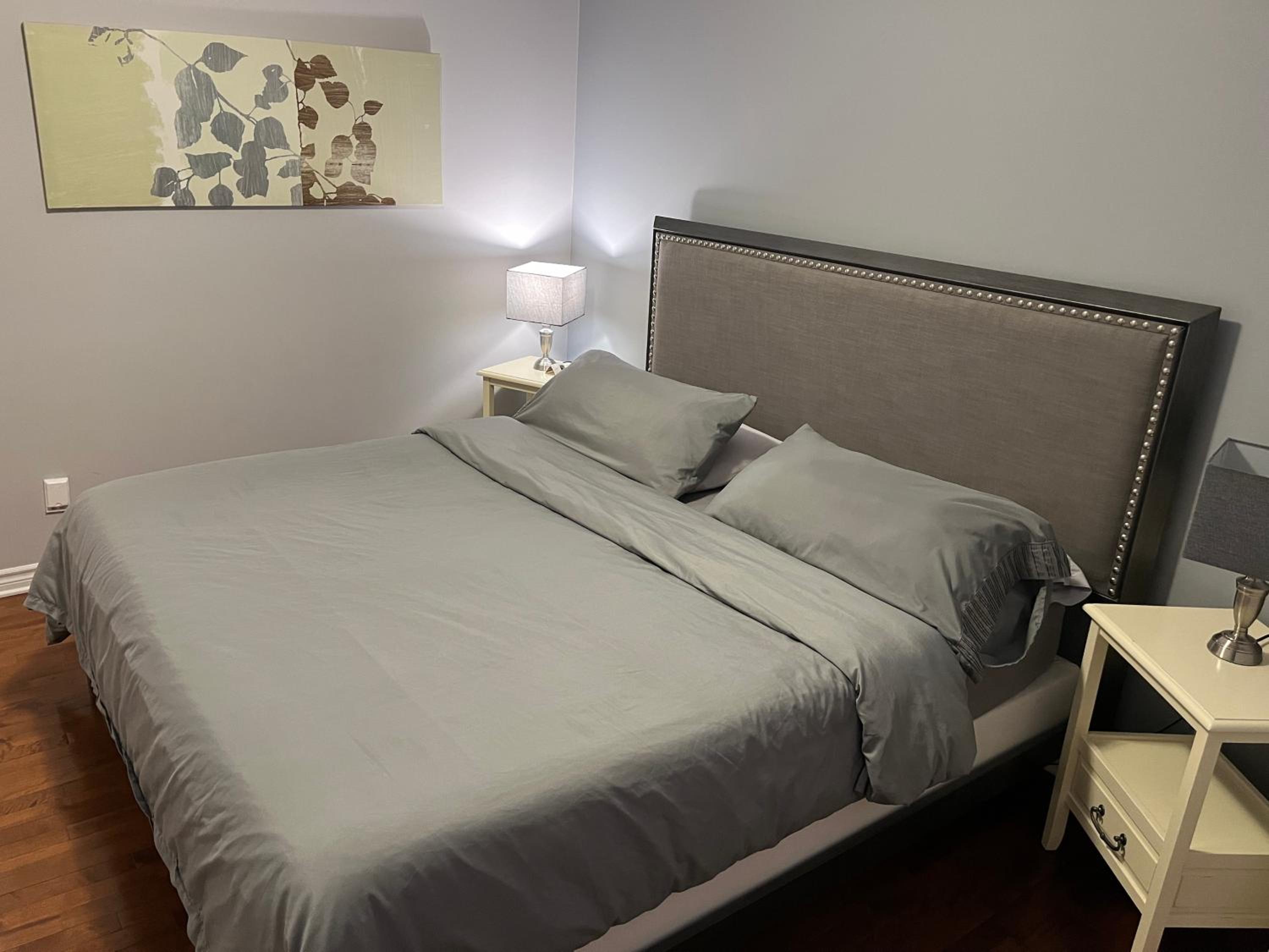 ApartHotelMontreal by Les Terrasses Saint Urbain 2225I2