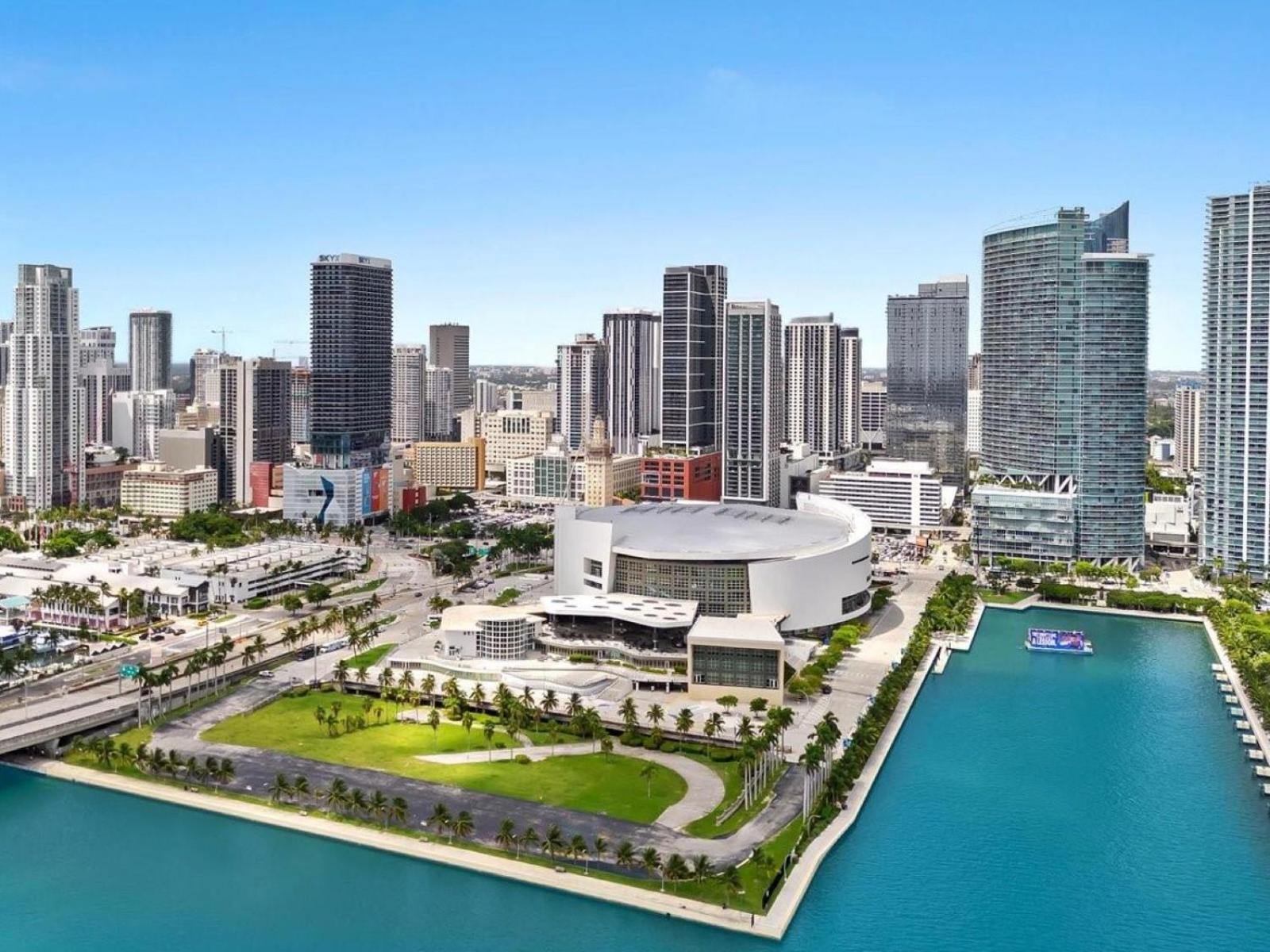 Escape to Chic Apartment in the Heart of Miami