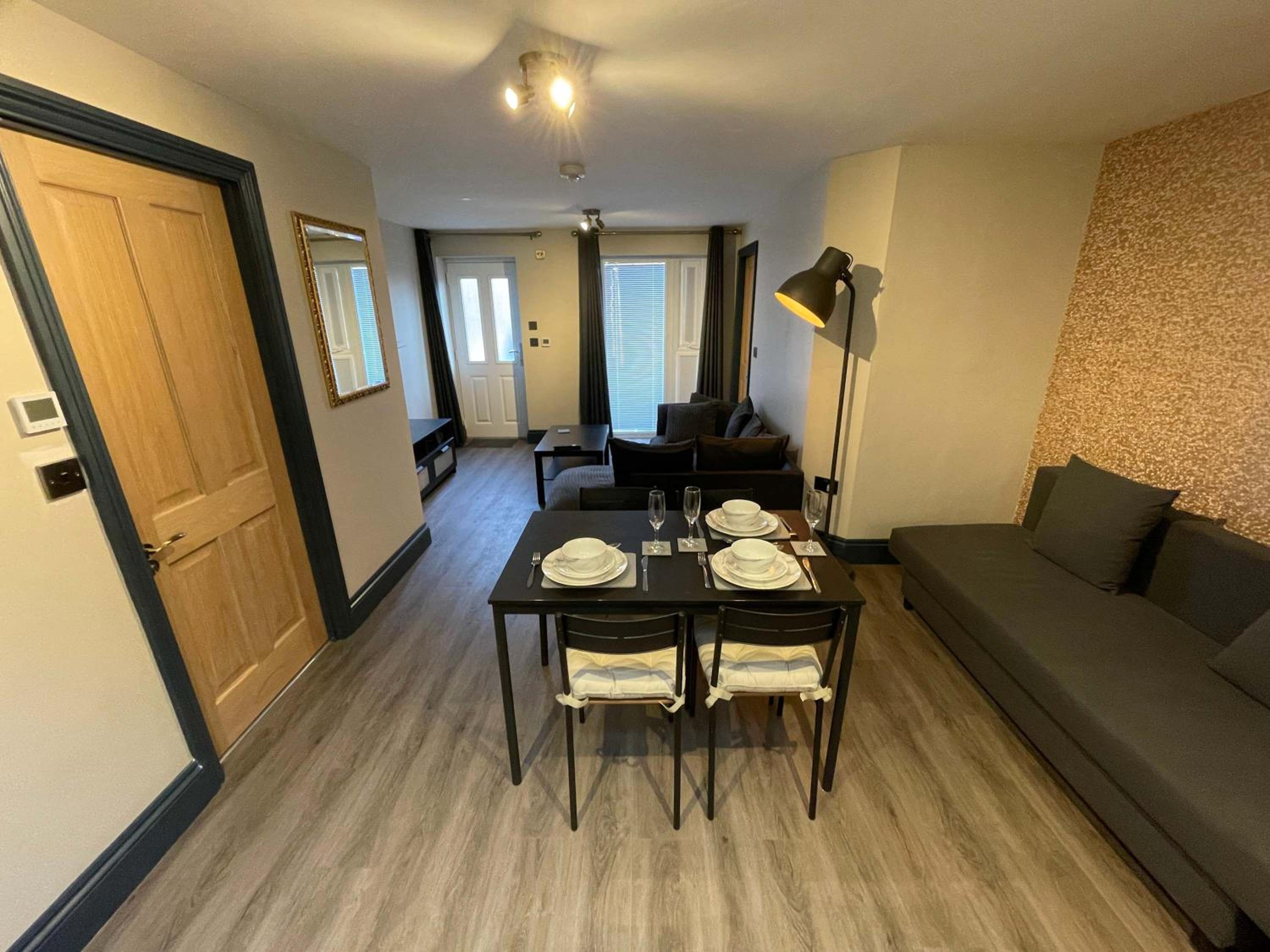 Le Mini Metro Ground Floor by i-Stay Whitby view 3