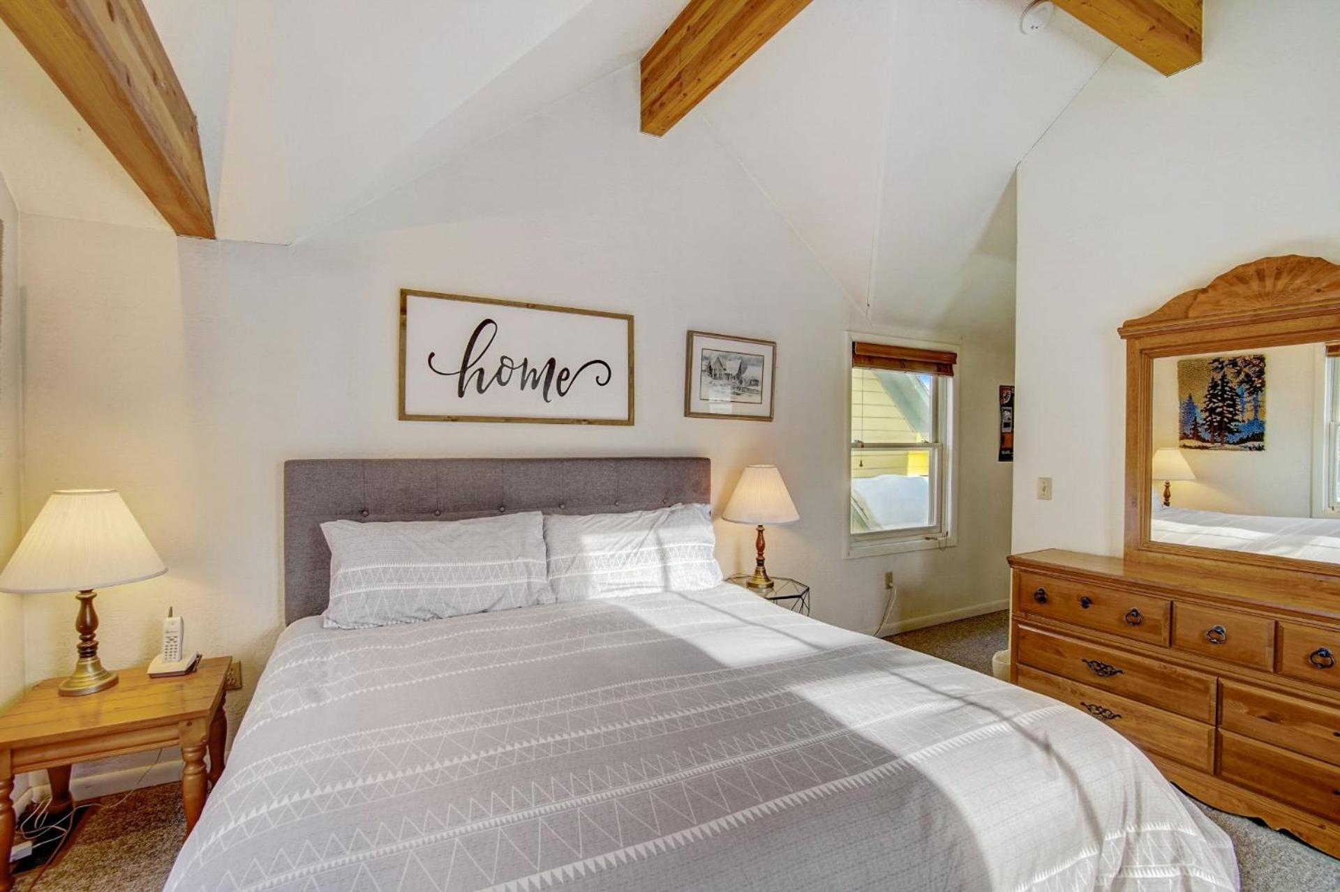 Walking Distance from Downtown, Pet Friendly Home, Comfortable, Cozy, Park City Base view 2