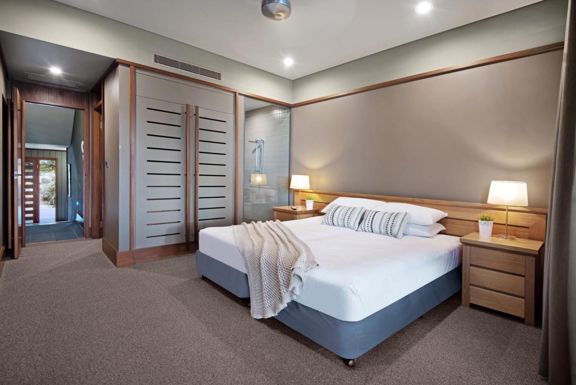 Yacht Club 33 Serenity House Ocean Views 2 Buggies
