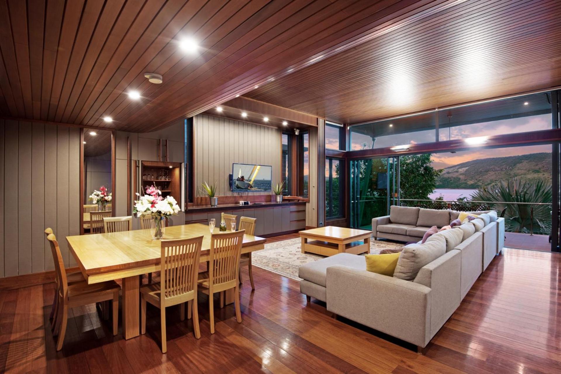Yacht Club 33 Serenity House Ocean Views 2 Buggies