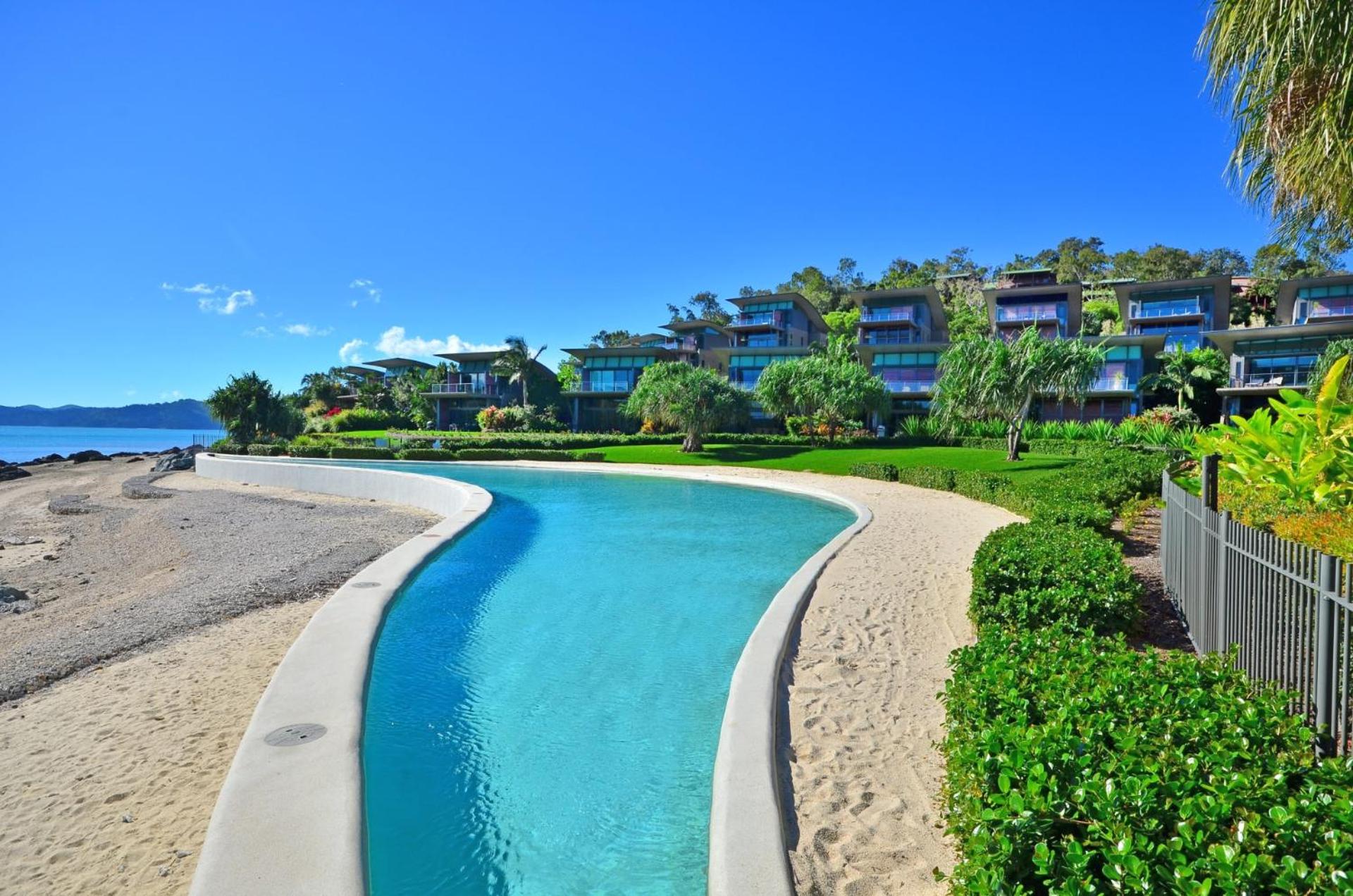 Yacht Club 33 Serenity House Ocean Views 2 Buggies