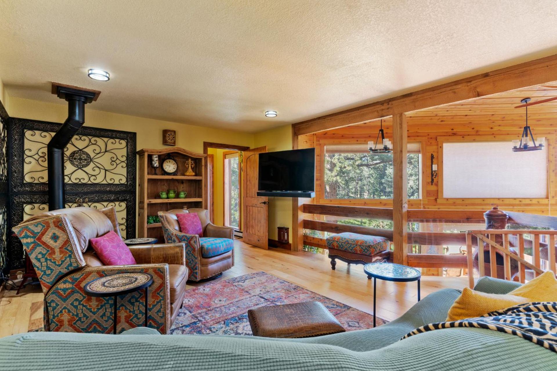 Multiple Decks, Solarium Sitting Room, Dog Friendly, Office Space view 4