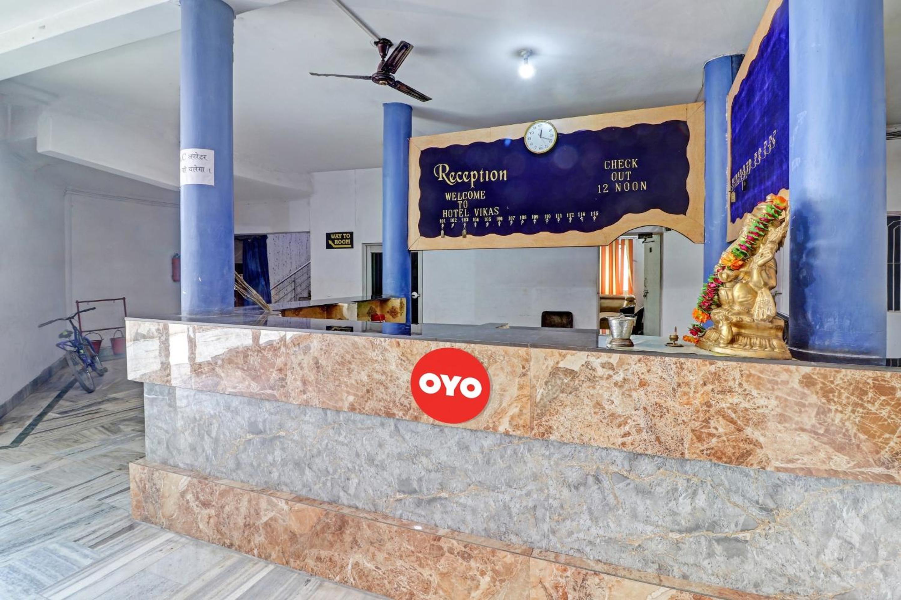 Lobby & Reception
